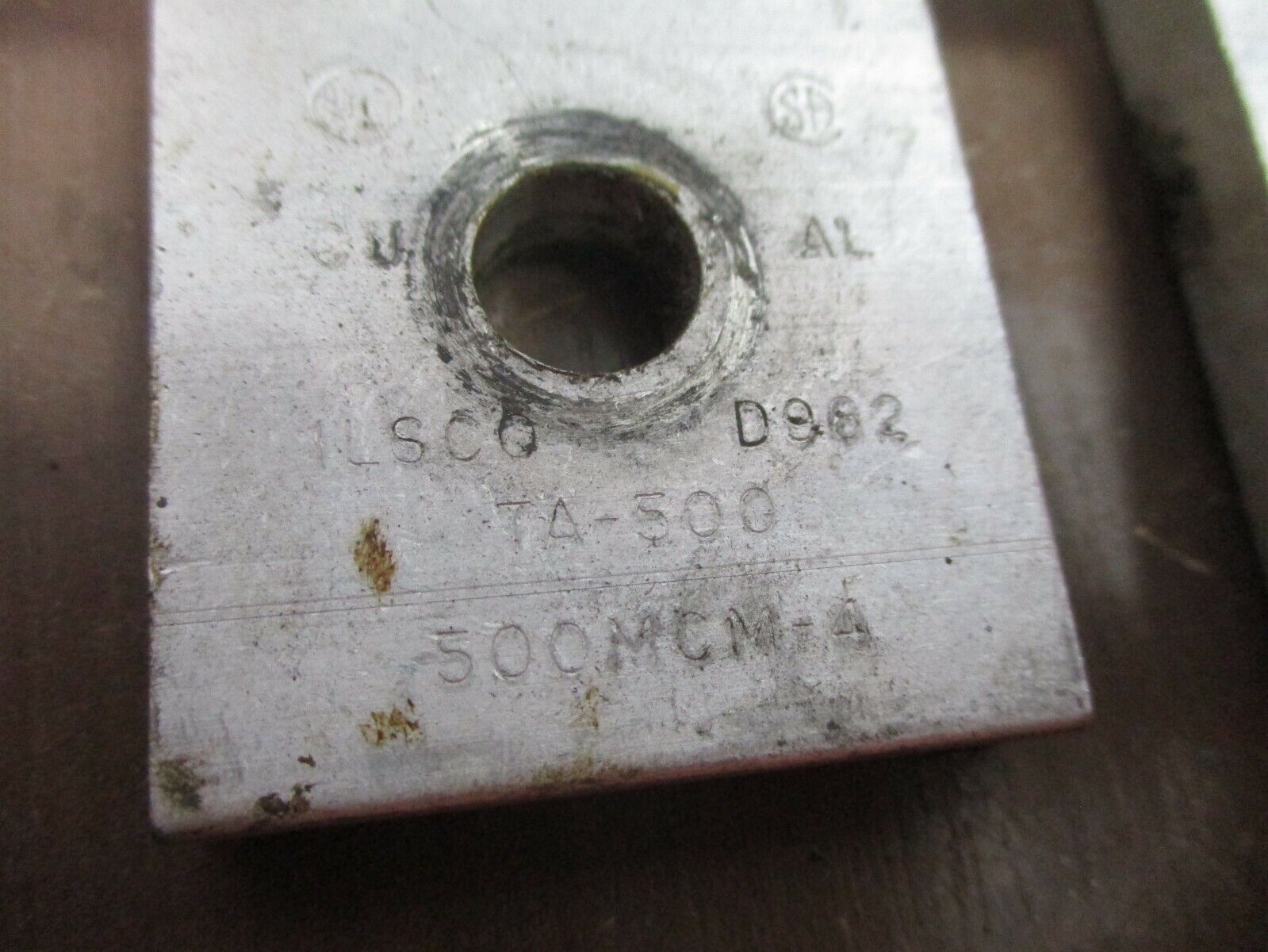Ilsco Mechanical Lug D982 TA-500 500MCM-4 *Lot of 3* Used