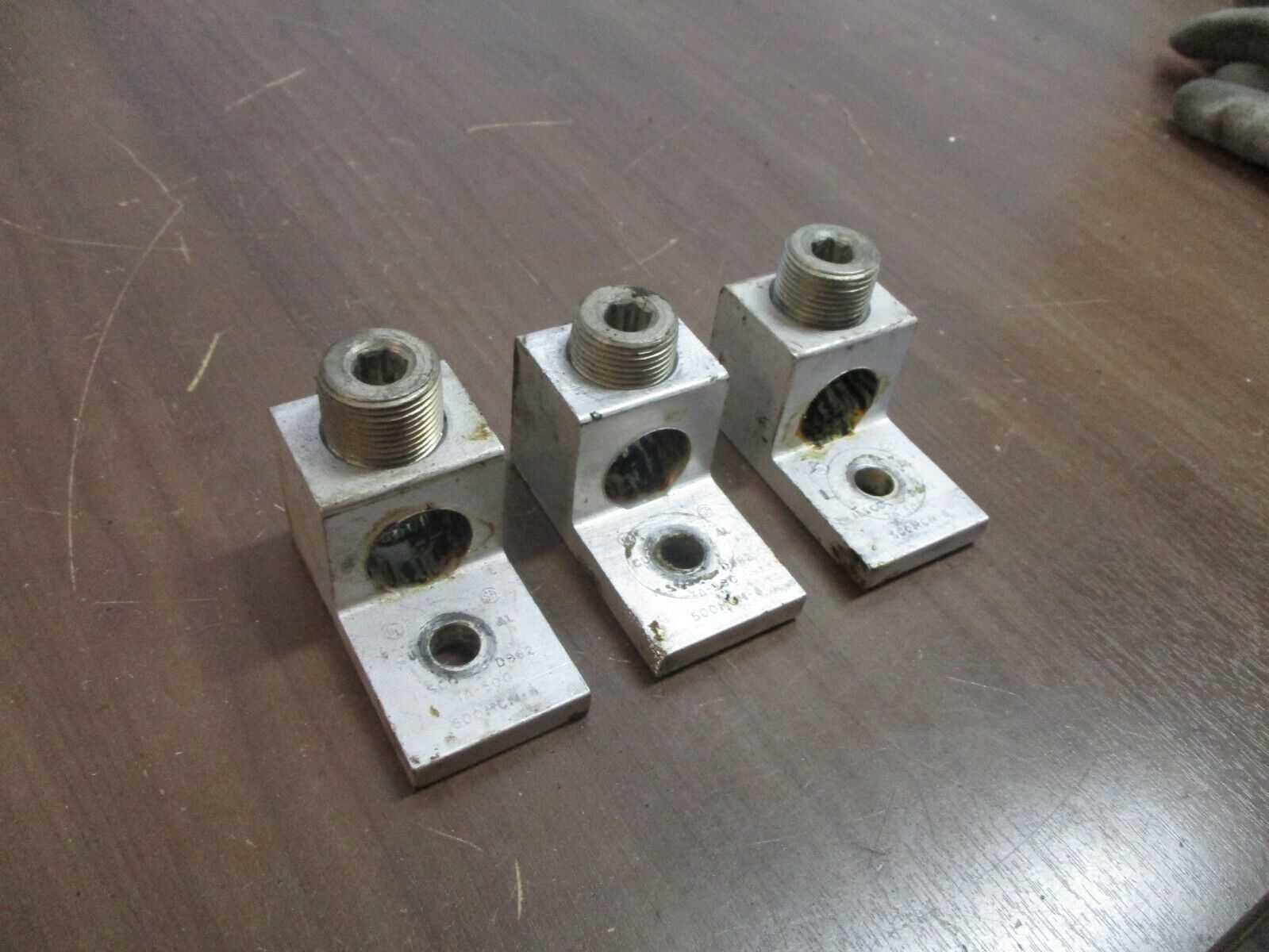 Ilsco Mechanical Lug D982 TA-500 500MCM-4 *Lot of 3* Used