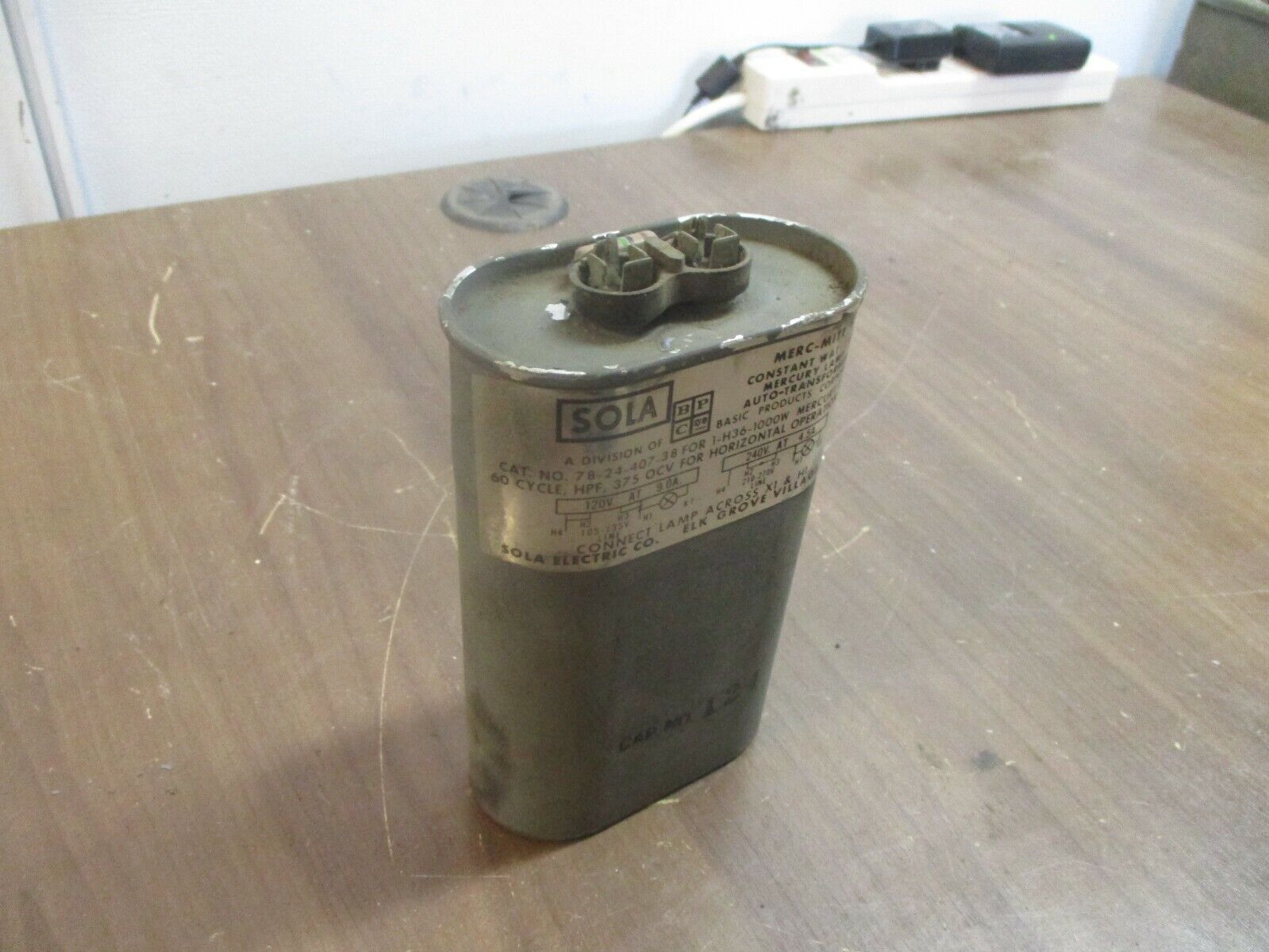 Sola Merc-Mite Capacitor 78-24-407-38 For 1-H36-1000W Lamp 120/240V 60Hz Used