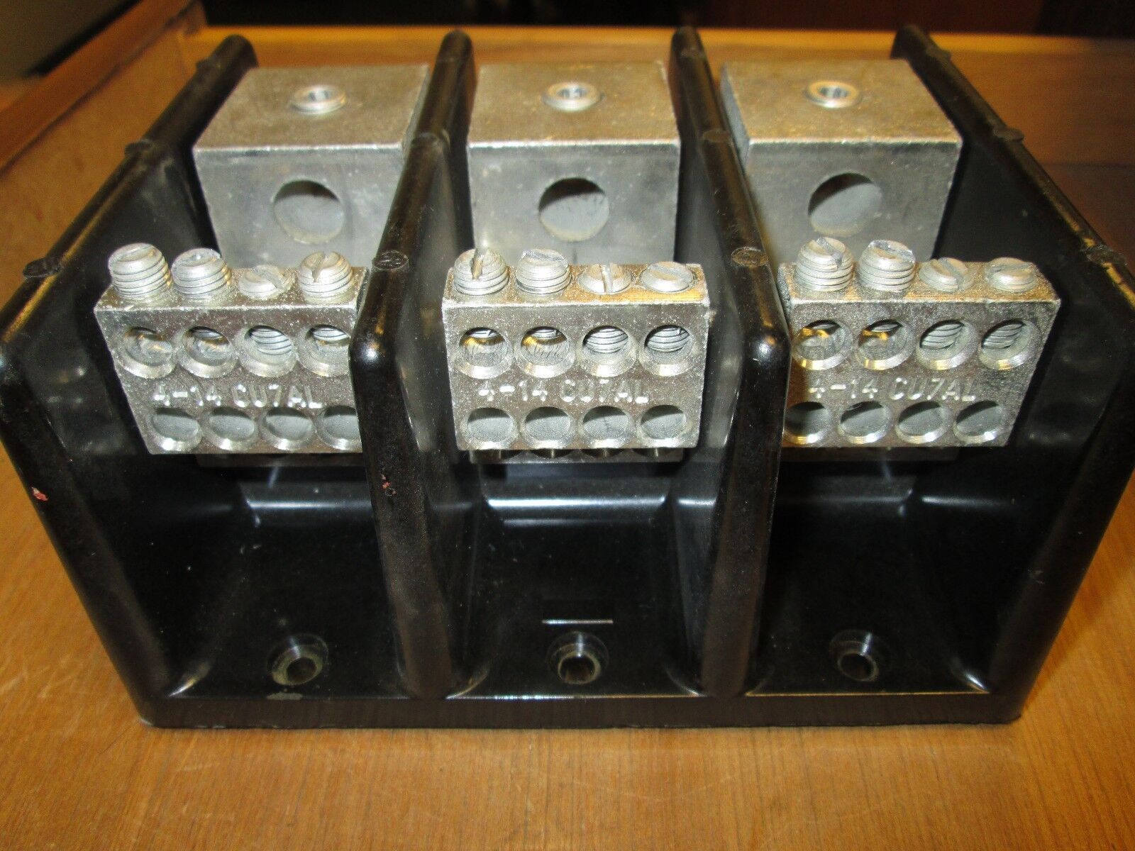 USD Terminal Block 16432 line (1) 3/0-#8 load (12) #4-#14 3P Used