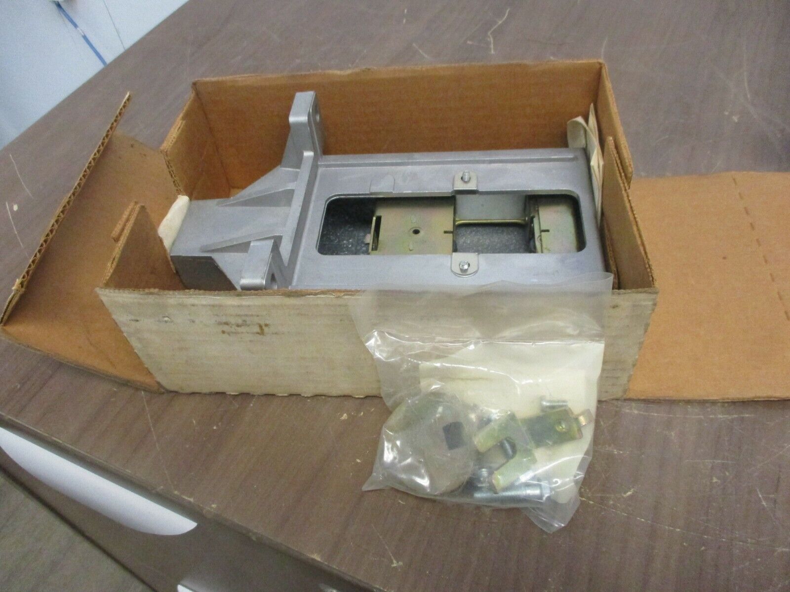 Honeywell Tradeline Valve Linkage Q618A 1024 3/4" Stroke 160lb Close-Off Spring