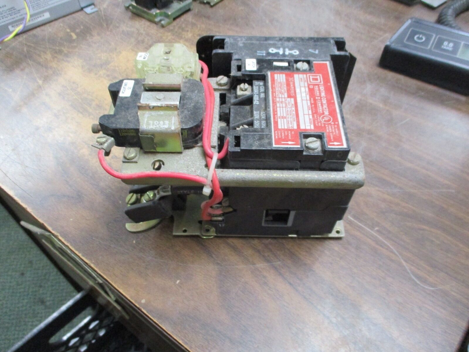 Square D Lighting Contactor 8903 SMG12 120V Coil 30A 600V Used