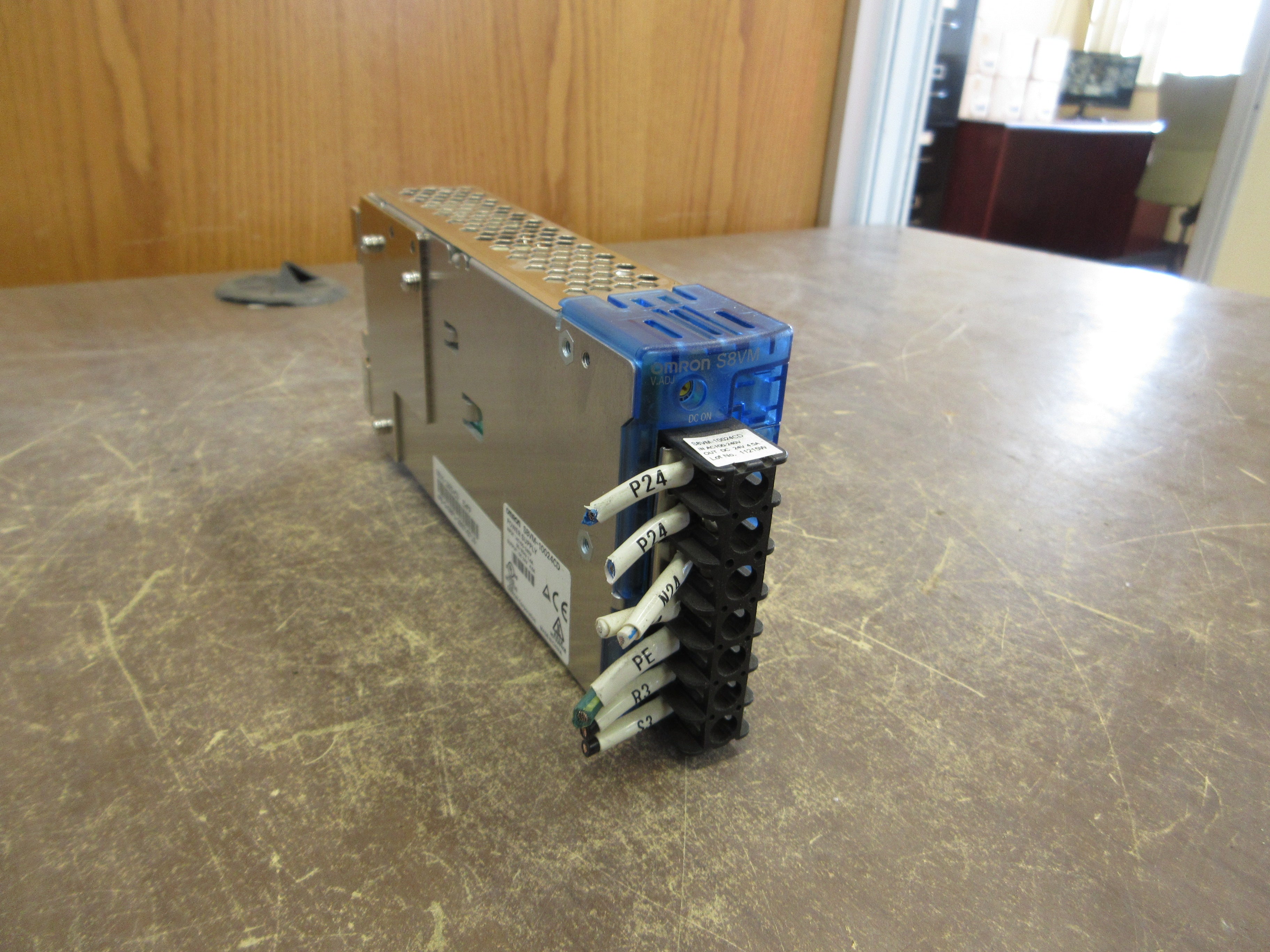 Omron Power Supply S8VM-10024-CD Input: 100-240VAC 50/60Hz 1.4A Used