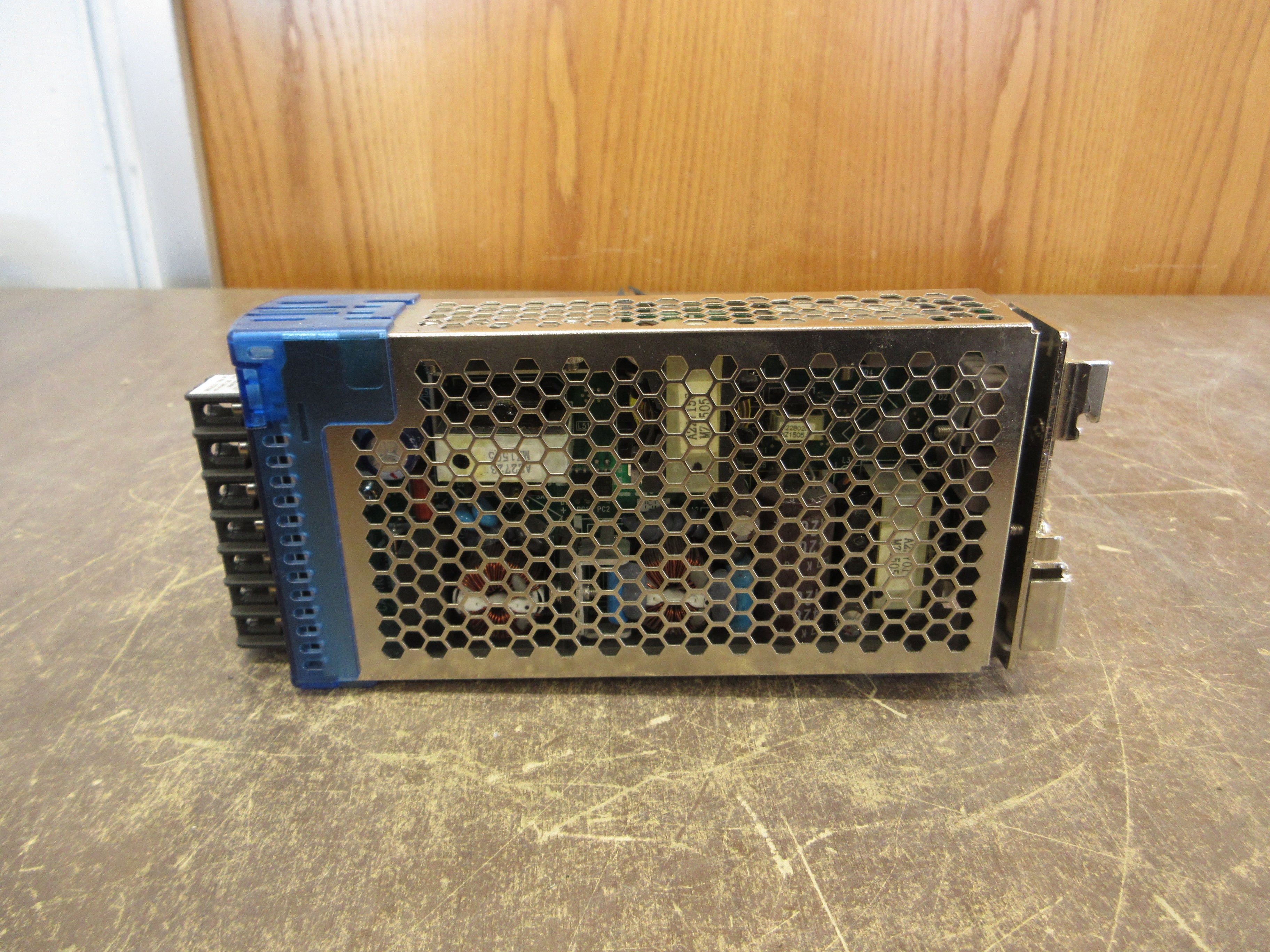 Omron Power Supply S8VM-10024-CD Input: 100-240VAC 50/60Hz 1.4A Used