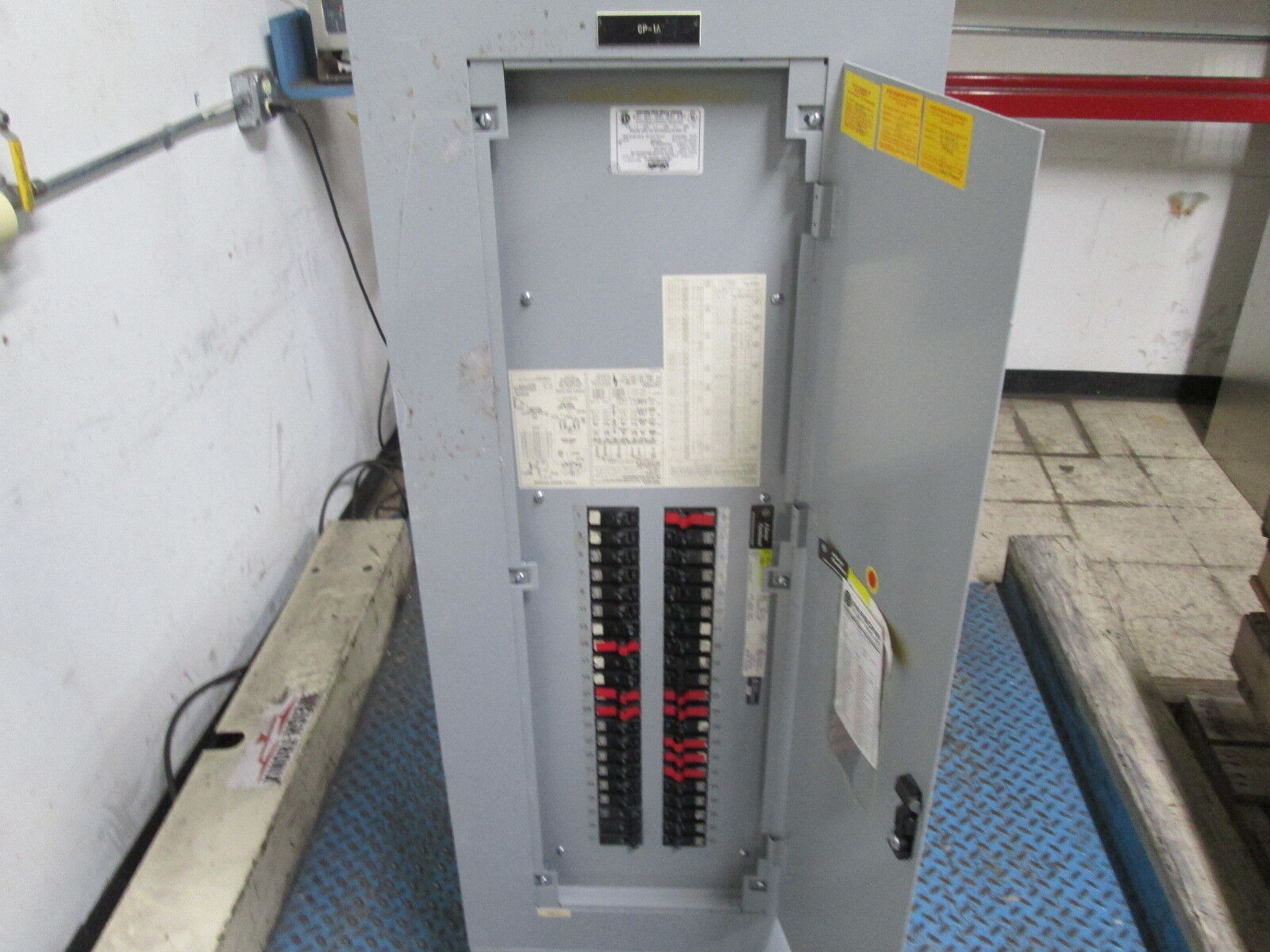 GE Main Lug Circuit Breaker Panel w/ Surge Suppressor AQU3422MBX 225A Max Used