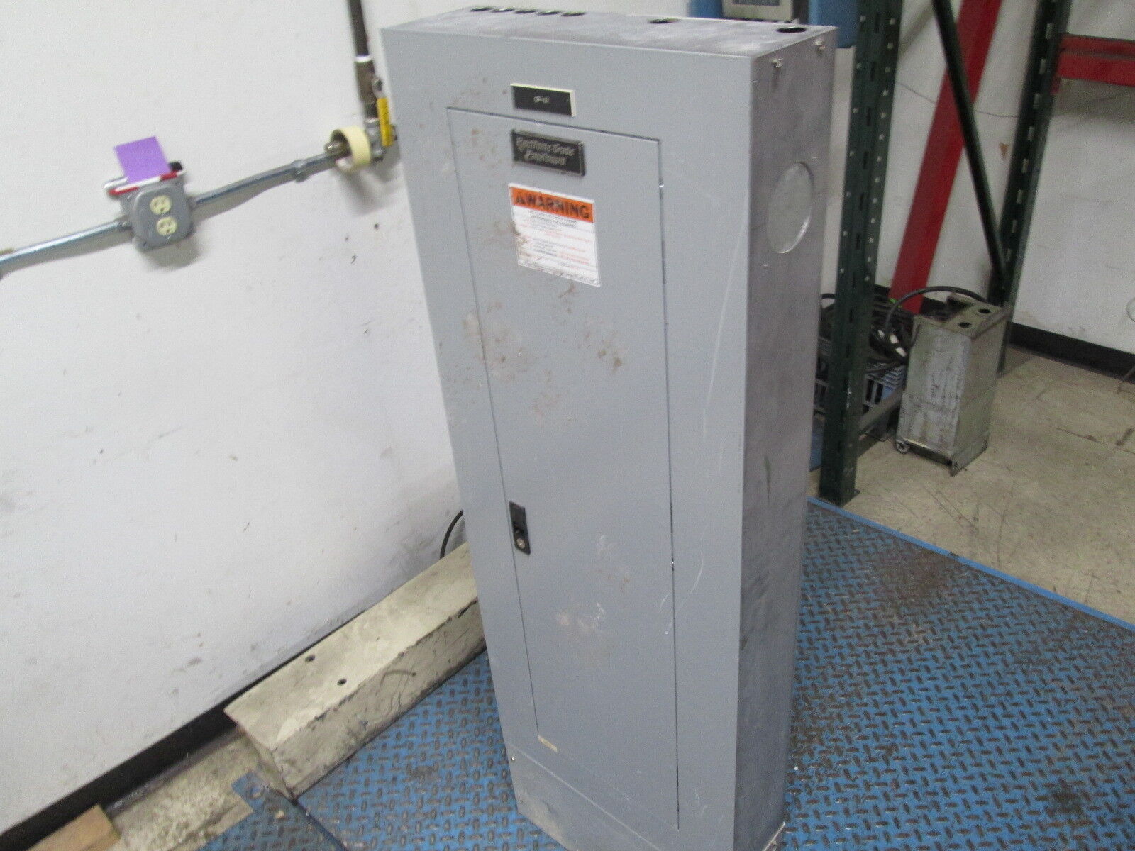 GE Main Lug Circuit Breaker Panel w/ Surge Suppressor AQU3422MBX 225A Max Used