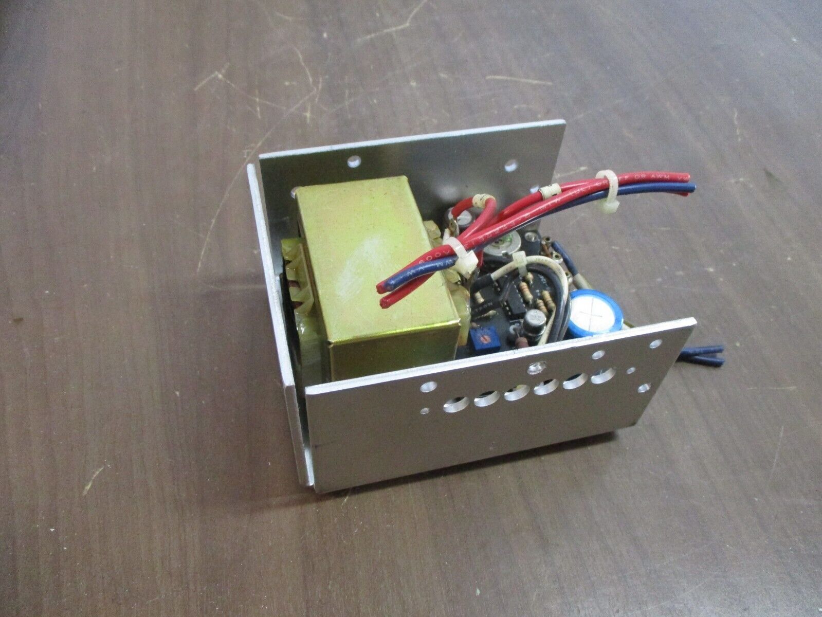 Sola Power Supply 83-24-212-03 Input: 120/240VAC Output: 24VDC Used