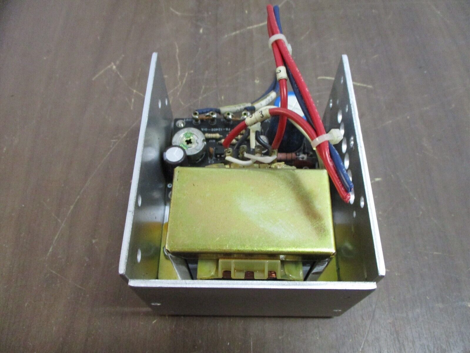 Sola Power Supply 83-24-212-03 Input: 120/240VAC Output: 24VDC Used