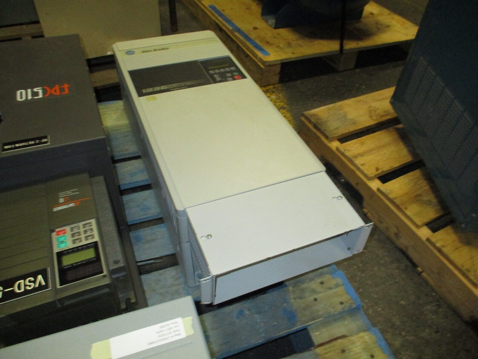 Allen-Bradley 1336 Plus II AC Drive 1336F-B040-AA-EN-L6 40HP 3Ph w/ keypad Used