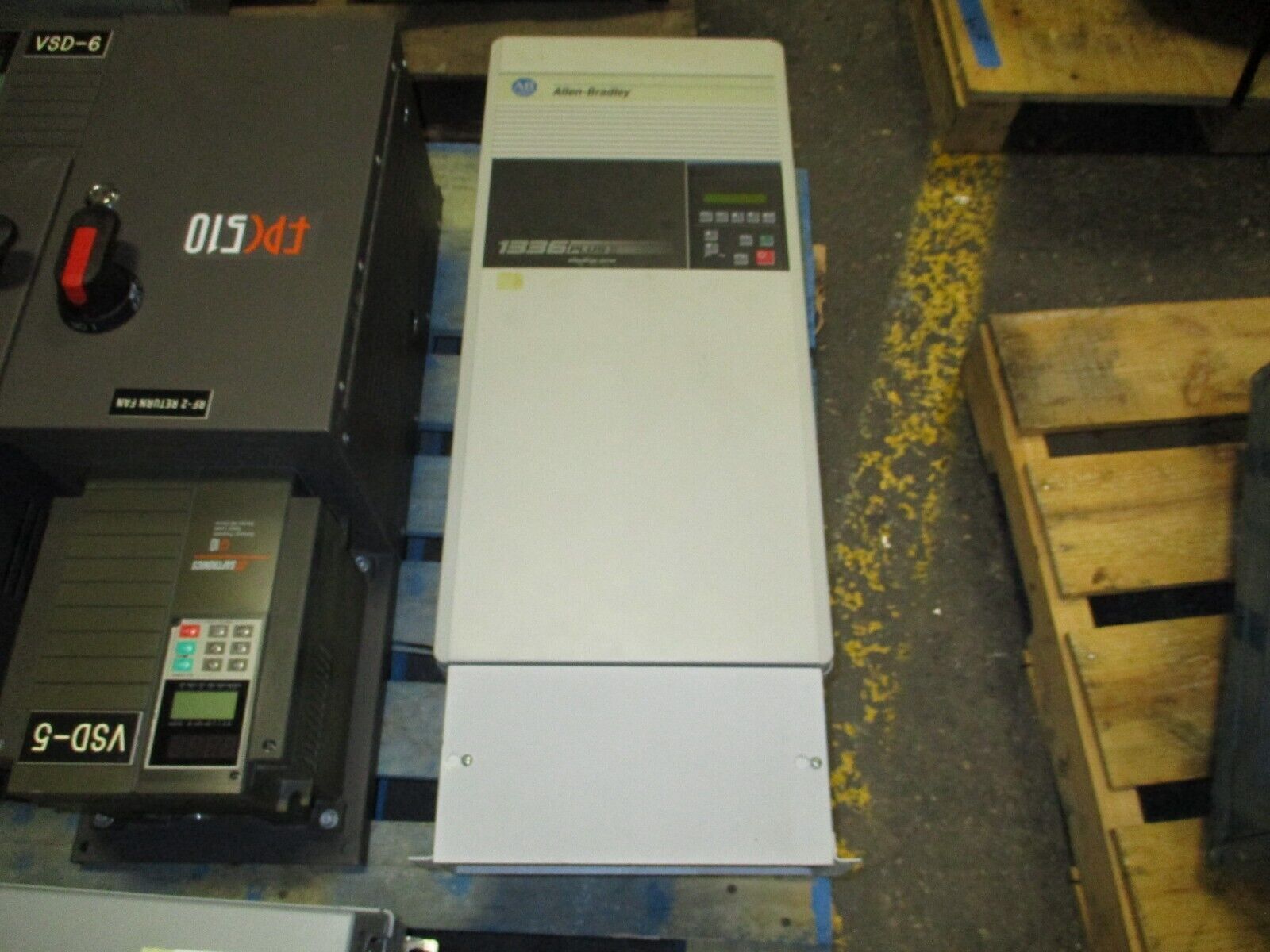 Allen-Bradley 1336 Plus II AC Drive 1336F-B040-AA-EN-L6 40HP 3Ph w/ keypad Used