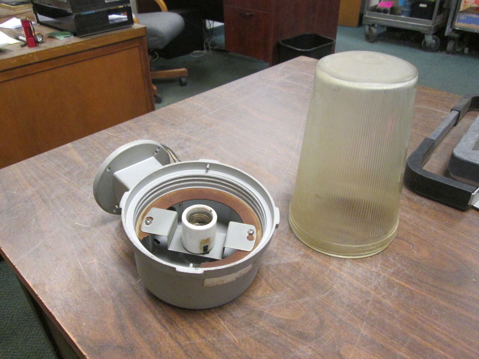 Red Dot Light VRB-302 300W 60Hz Used