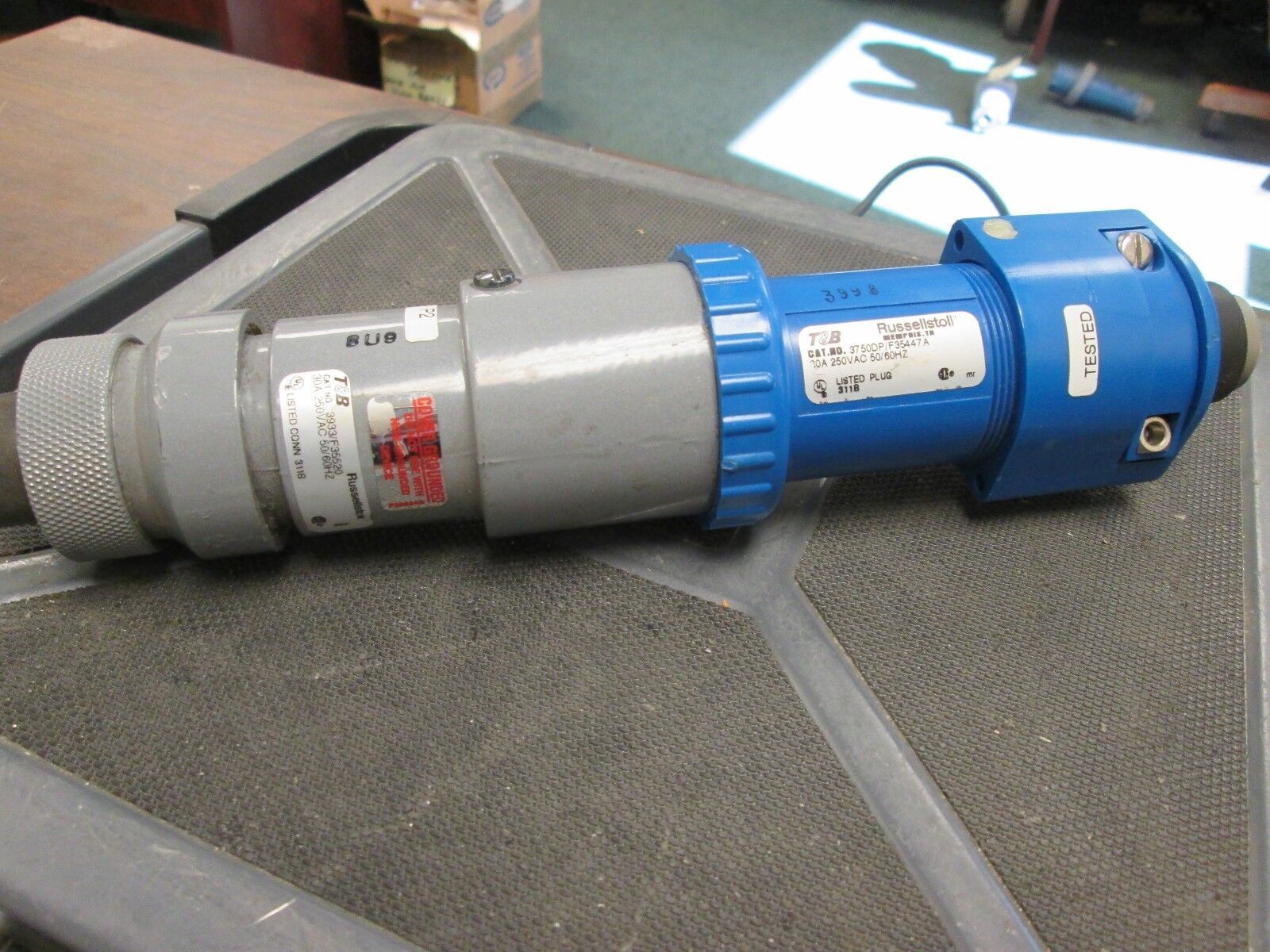 Thomas & Betts Plug & Receptacle 3750DP/F35447A 30A 250V 56/60Hz