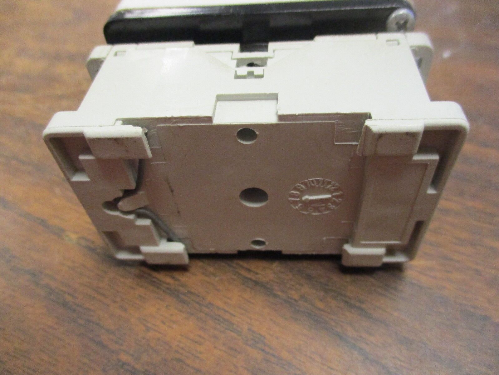 Allen-Bradley Time Delay Relay w/ Base 700-HT12BA1 120V 50/60Hz Range: 1-180 sec