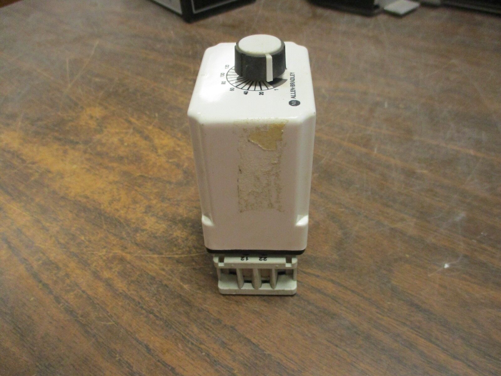 Allen-Bradley Time Delay Relay w/ Base 700-HT12BA1 120V 50/60Hz Range: 1-180 sec