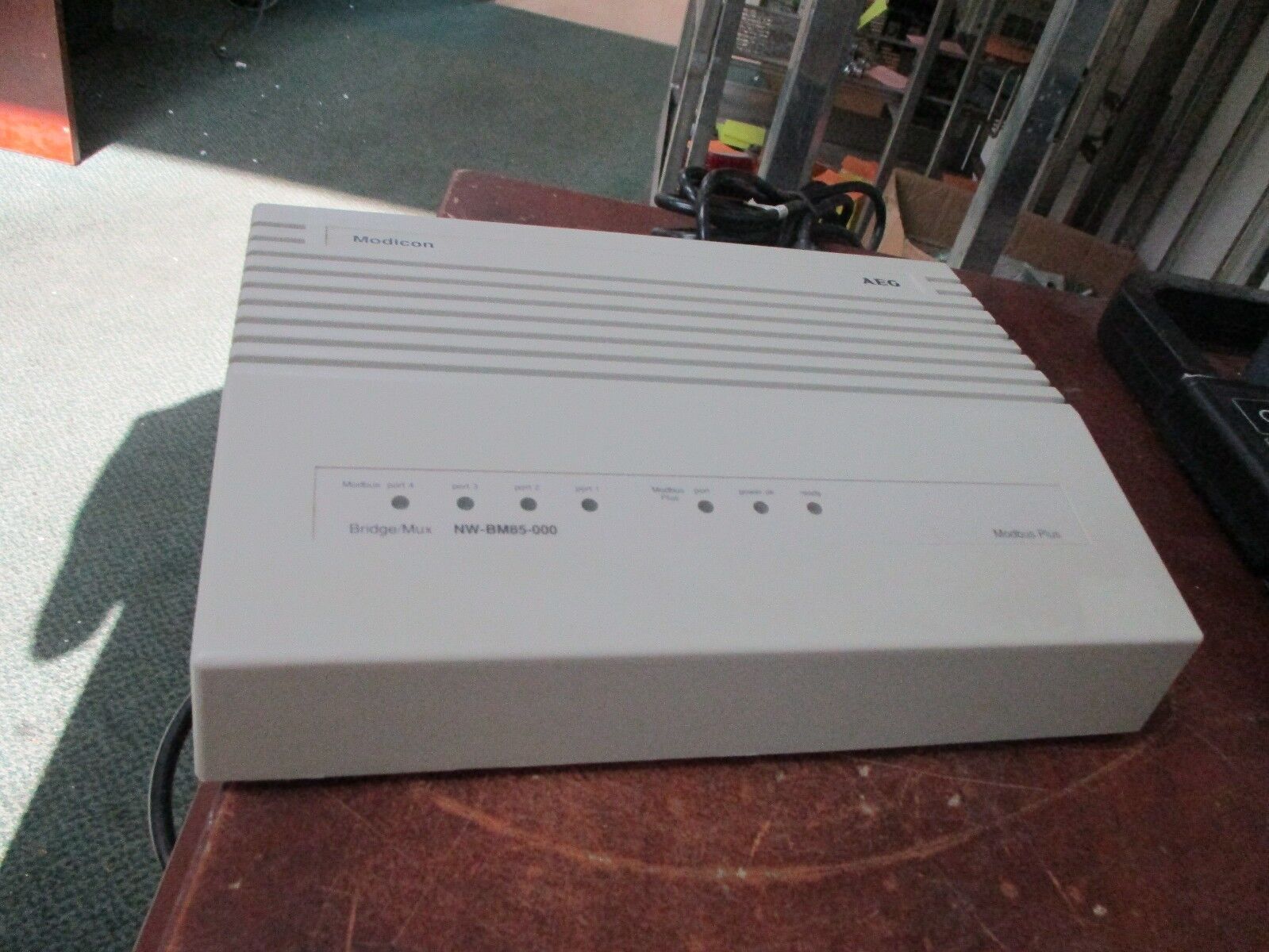 AEG Modicon Bridge/ Mux Modbus Plus NW-BM85-000 115/230V 50/60Hz 0.5/0.25A Used