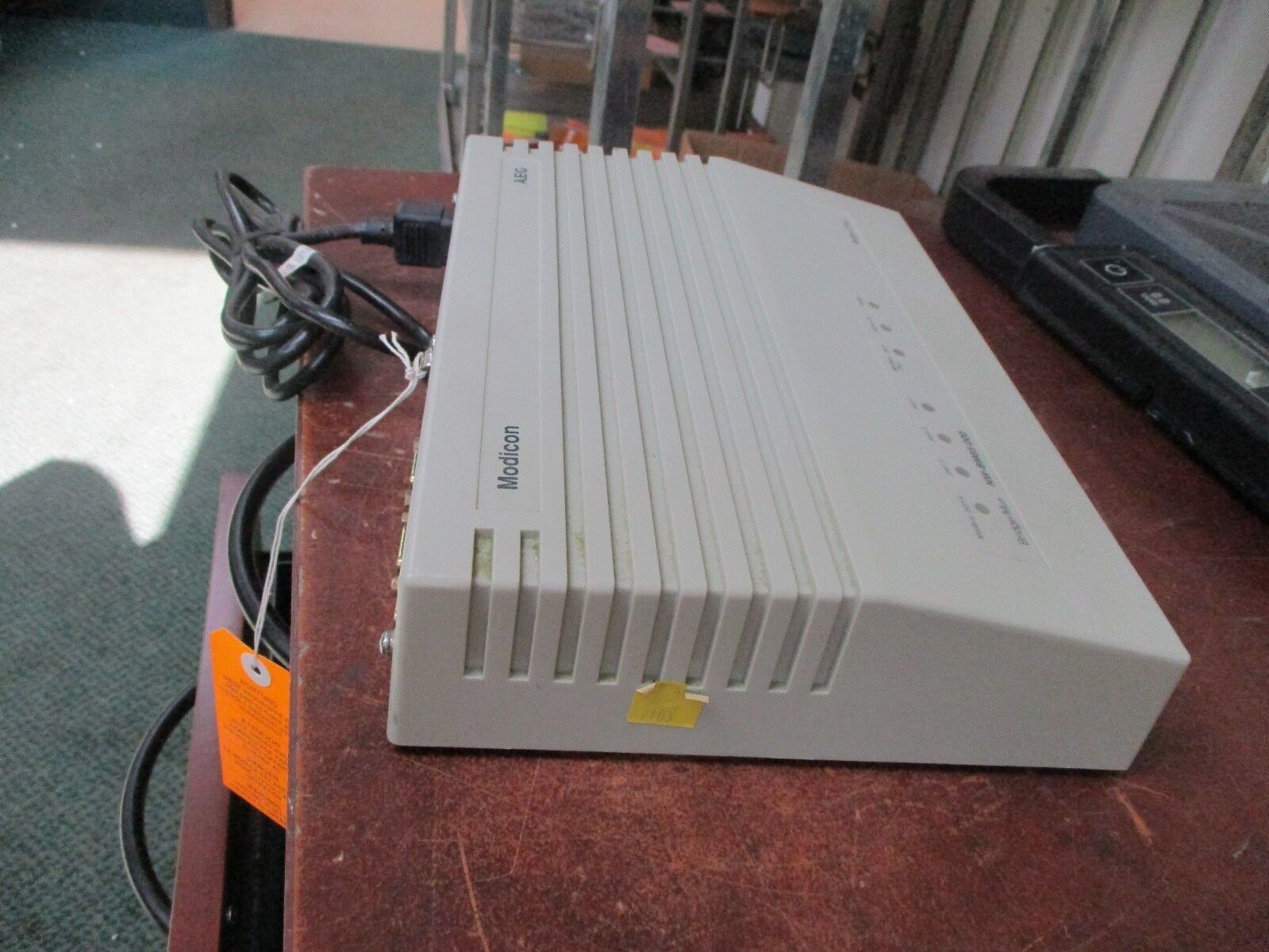 AEG Modicon Bridge/ Mux Modbus Plus NW-BM85-000 115/230V 50/60Hz 0.5/0.25A Used