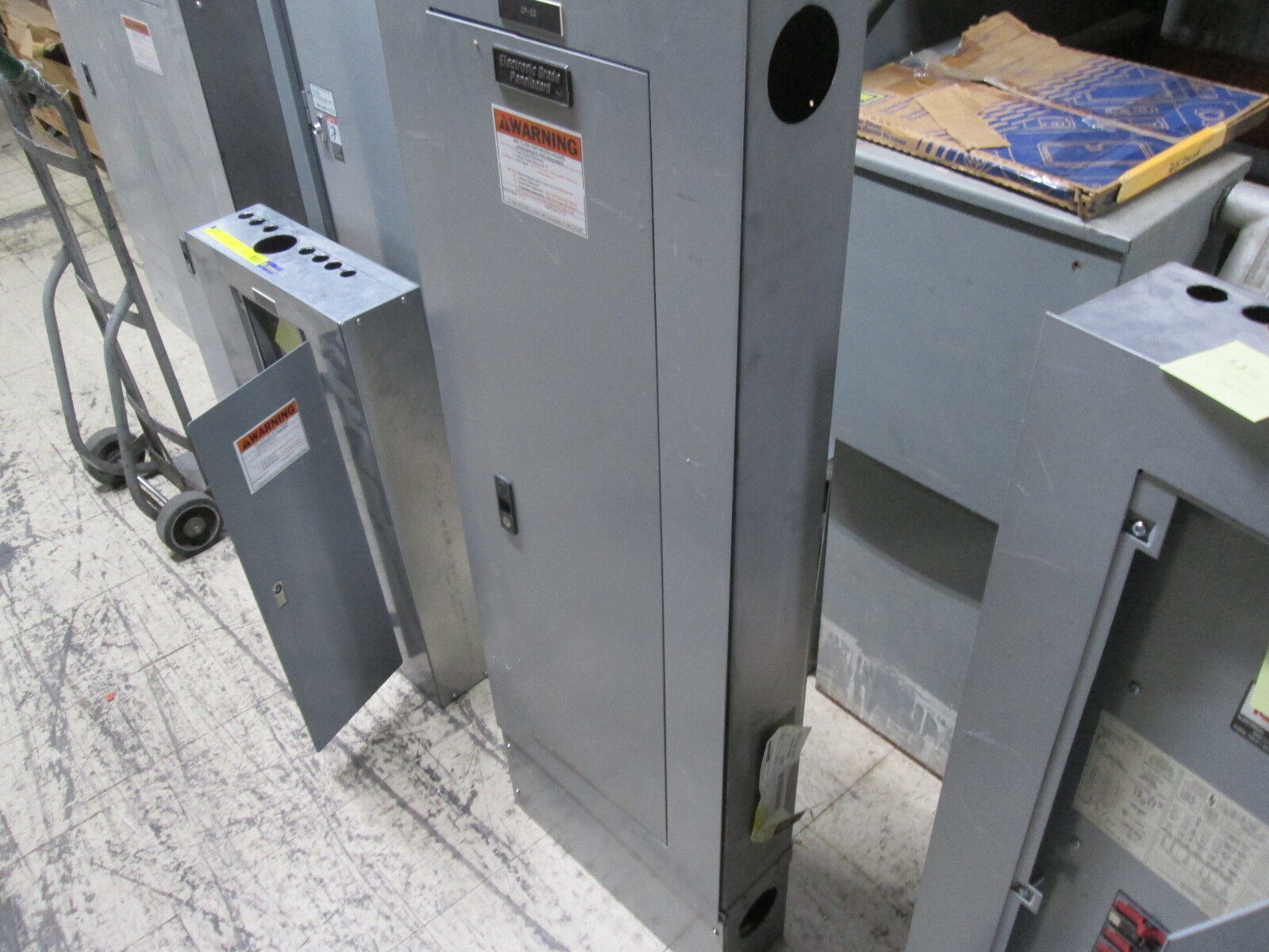 GE Main Lug Circuit Breaker Panel w/ Surge Suppressor AQU3422MBX 225A Max Used