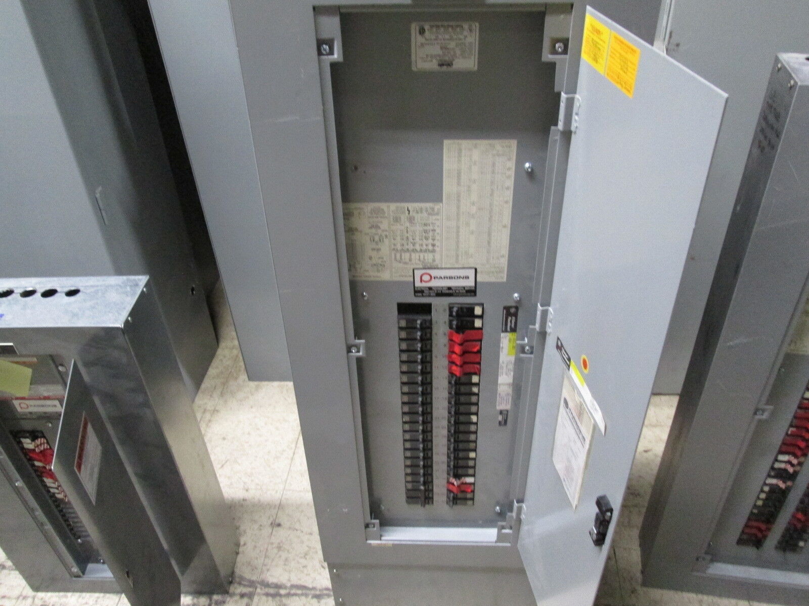 GE Main Lug Circuit Breaker Panel w/ Surge Suppressor AQU3422MBX 225A Max Used