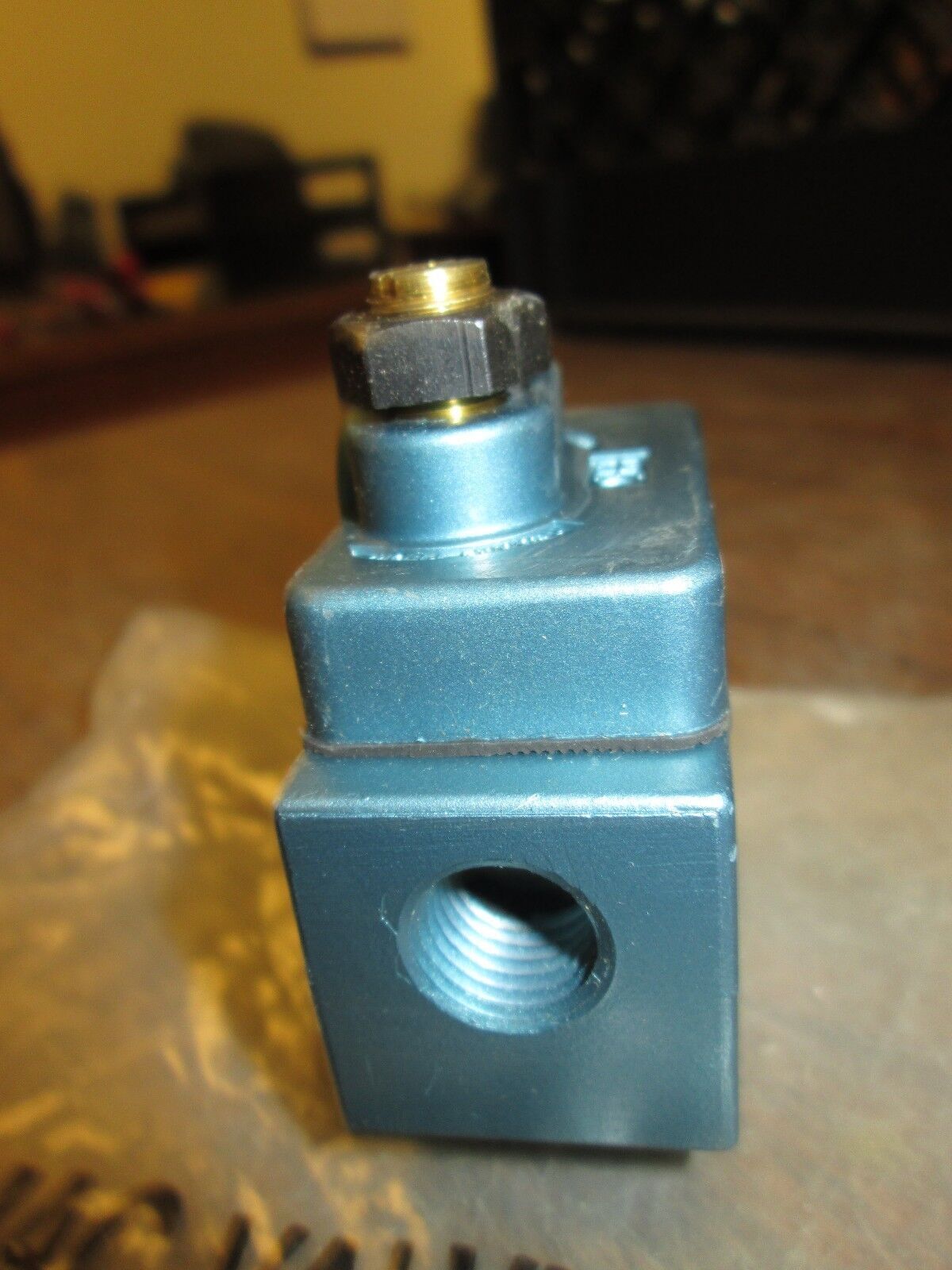 MAC Flow Control Valve R2-01-25-G 2-Way 1/4" New Surplus