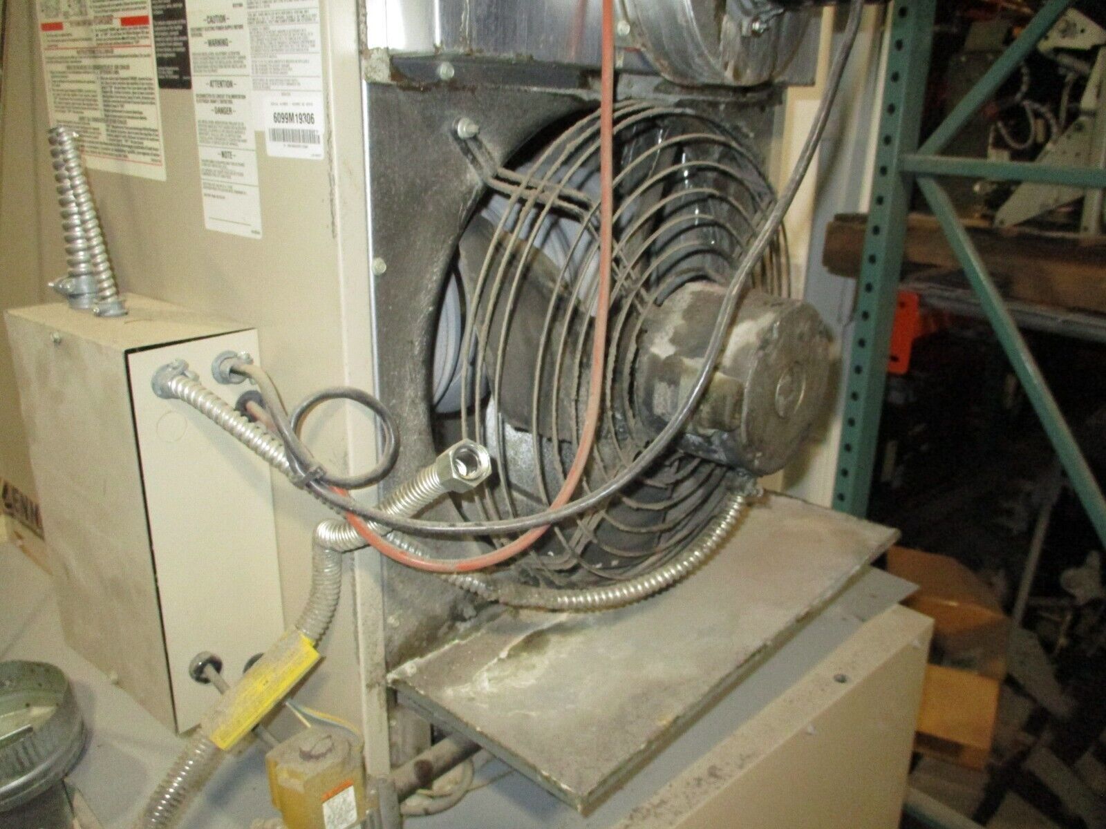 Lennox Natural Gas Heater LF24-200A-4 Input: 195,000 BTU Output: 156,000 BTU