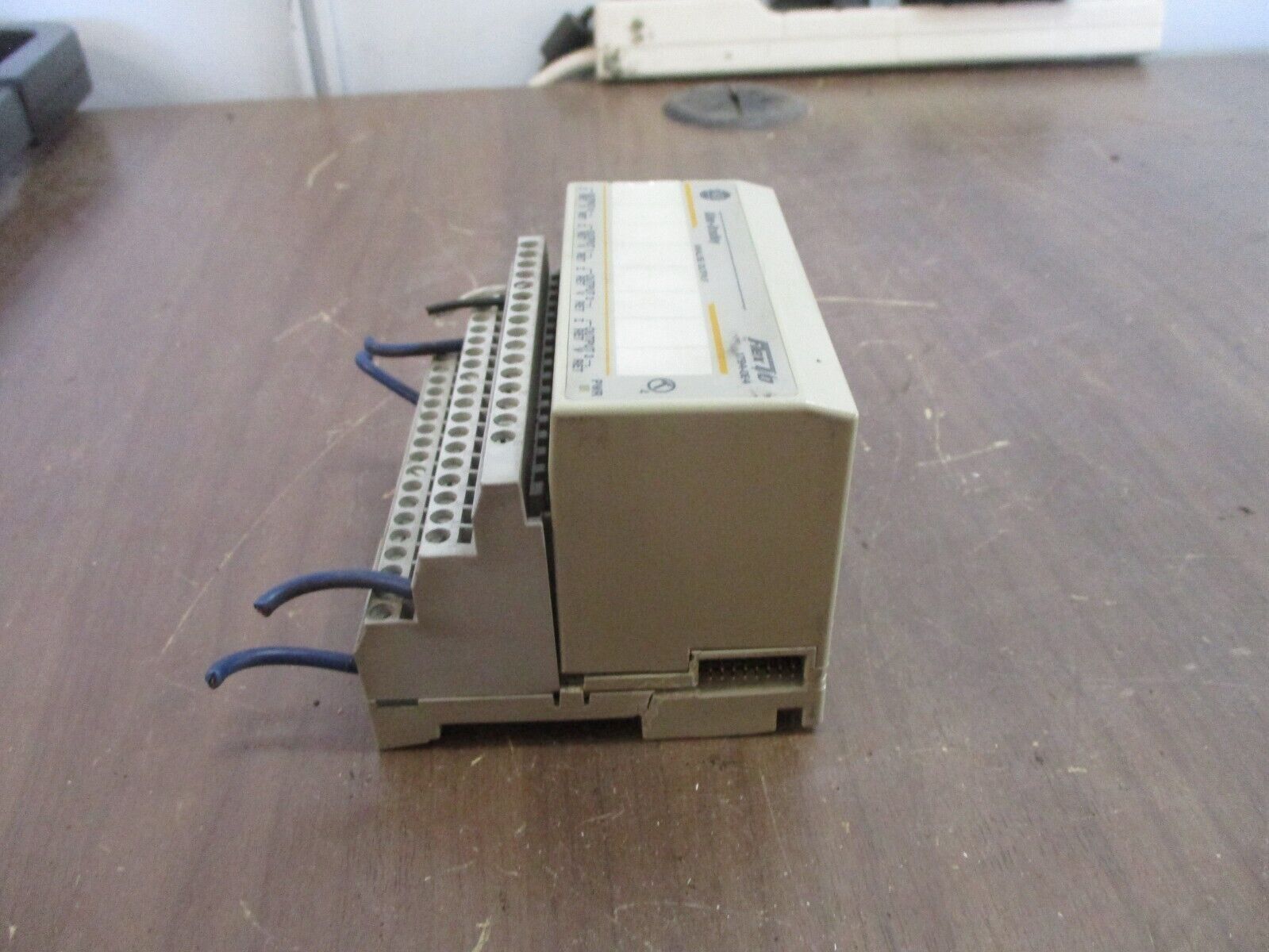 Allen-Bradley Analog Output Module 1794-OE4 *Cracked* Used