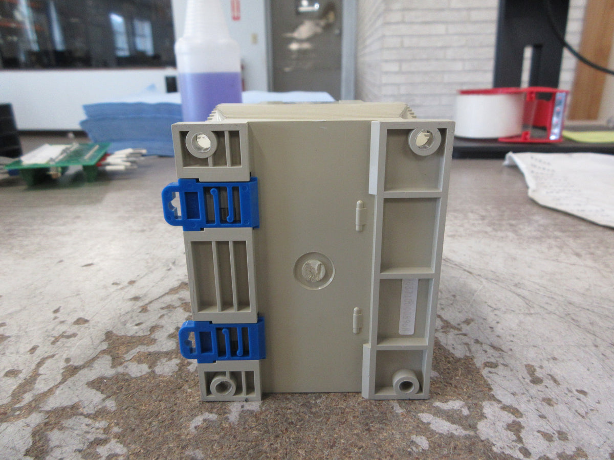 IDEC Power Supply PS5R-C24 In: 100-240VAC 0.68A 50/60Hz Out: 24VDC 1.3A Used