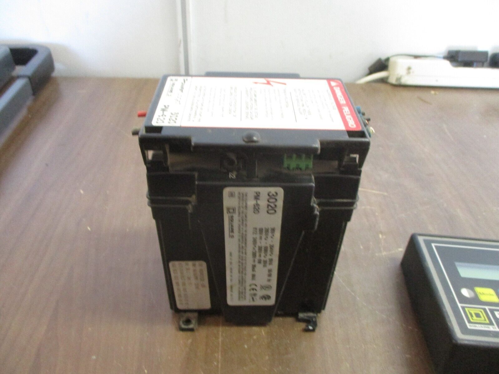 Square D PowerLogic Power Meter w/ Display 3020 PM-620 / 3020 PMD-32 *No Cable*