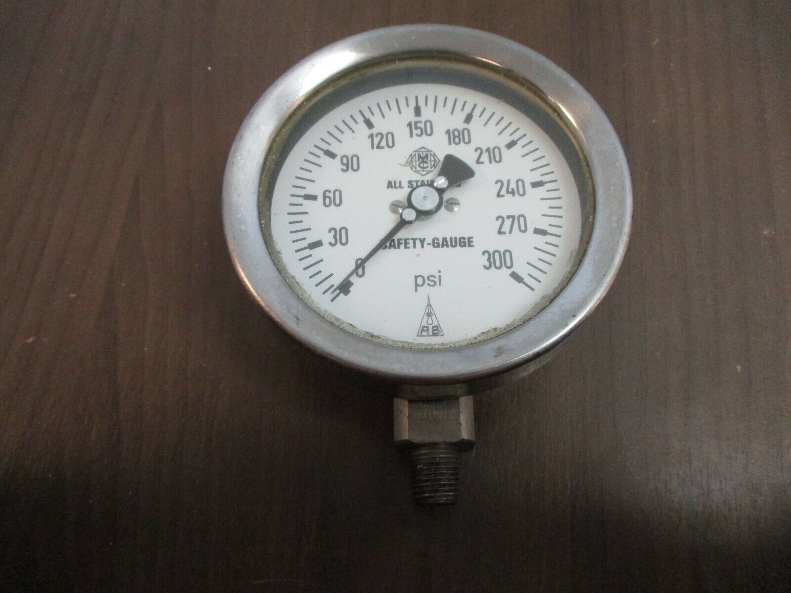 McDaniel Controls Safety-Gauge Pressure Gauge Range: 0-300PSI Used