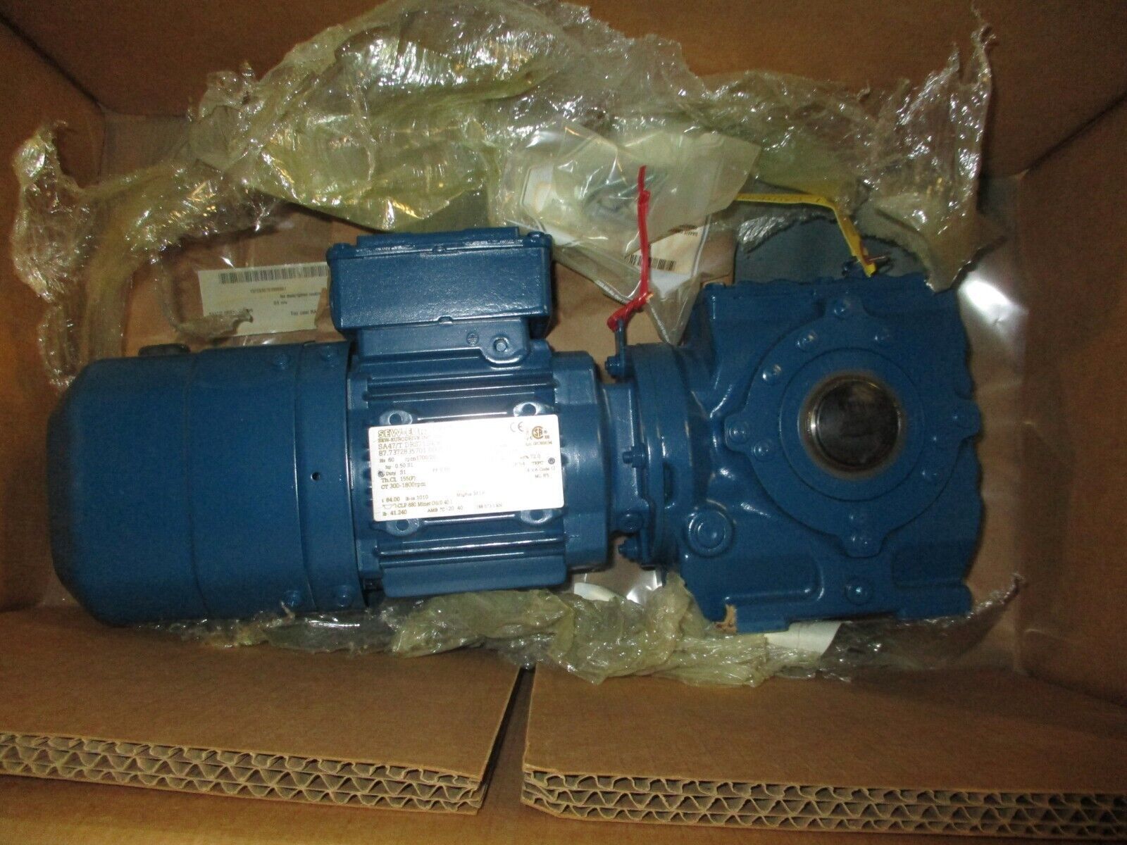 SEW-EURODRIVE Gearmotor SA47/T DRS71S4/ES7R 0.50HP 230/460V 1.84/0.92A 60Hz 3Ph