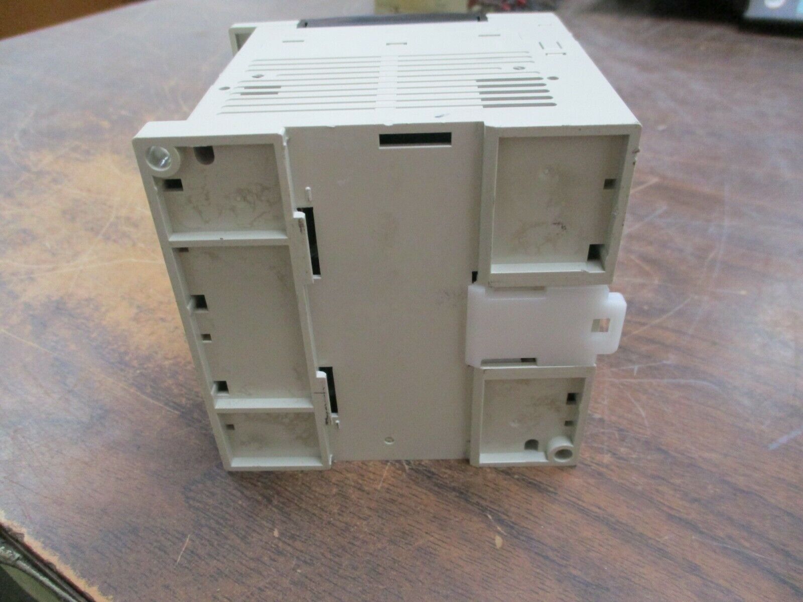 Mitsubishi Power Supply FX3G-24MT/ESS Input: 100-240VAC, 50/60Hz, 32W Used