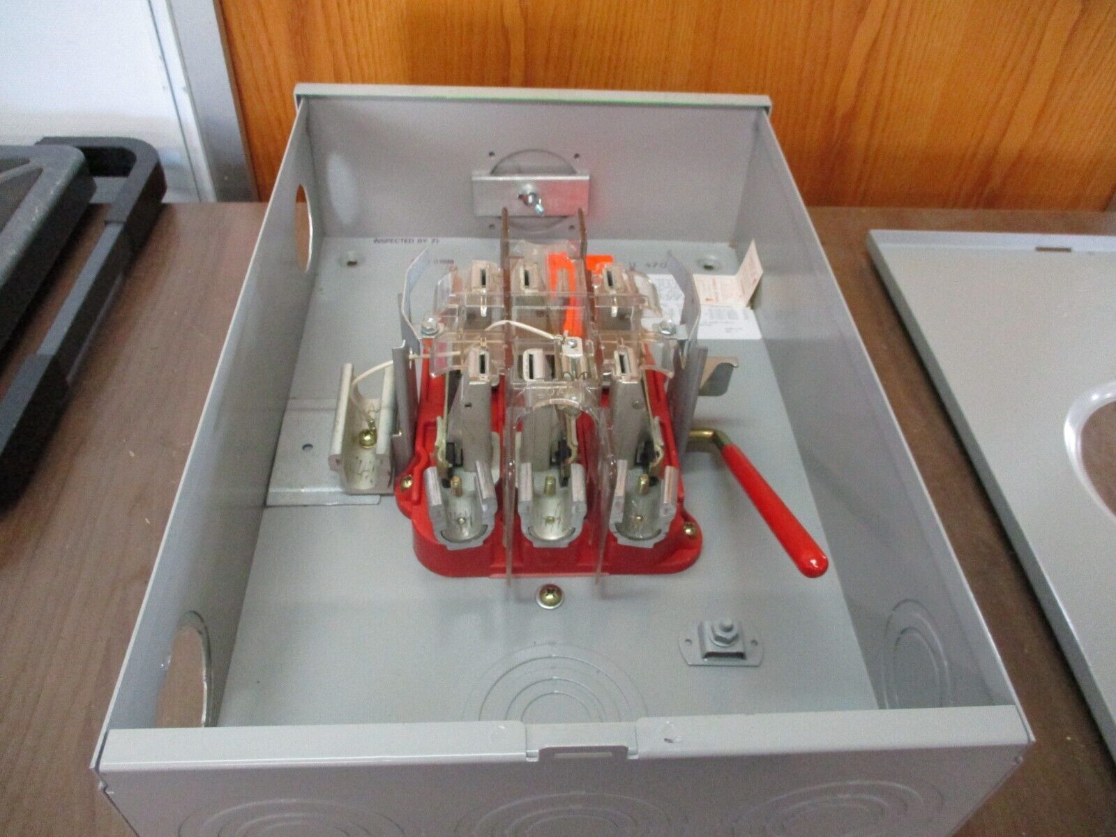 Milbank Meter Socket 9700L 200A 600V 3Ph 4W 3R Enclosure Used