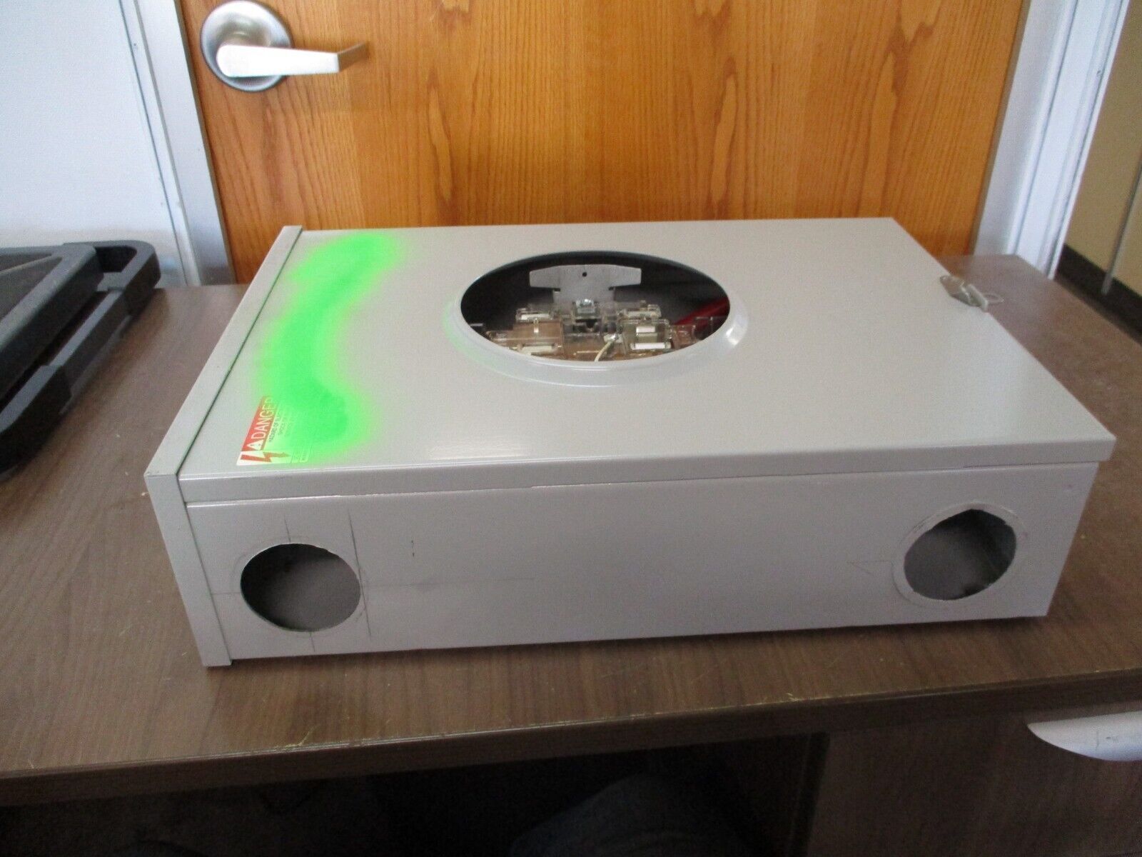 Milbank Meter Socket 9700L 200A 600V 3Ph 4W 3R Enclosure Used