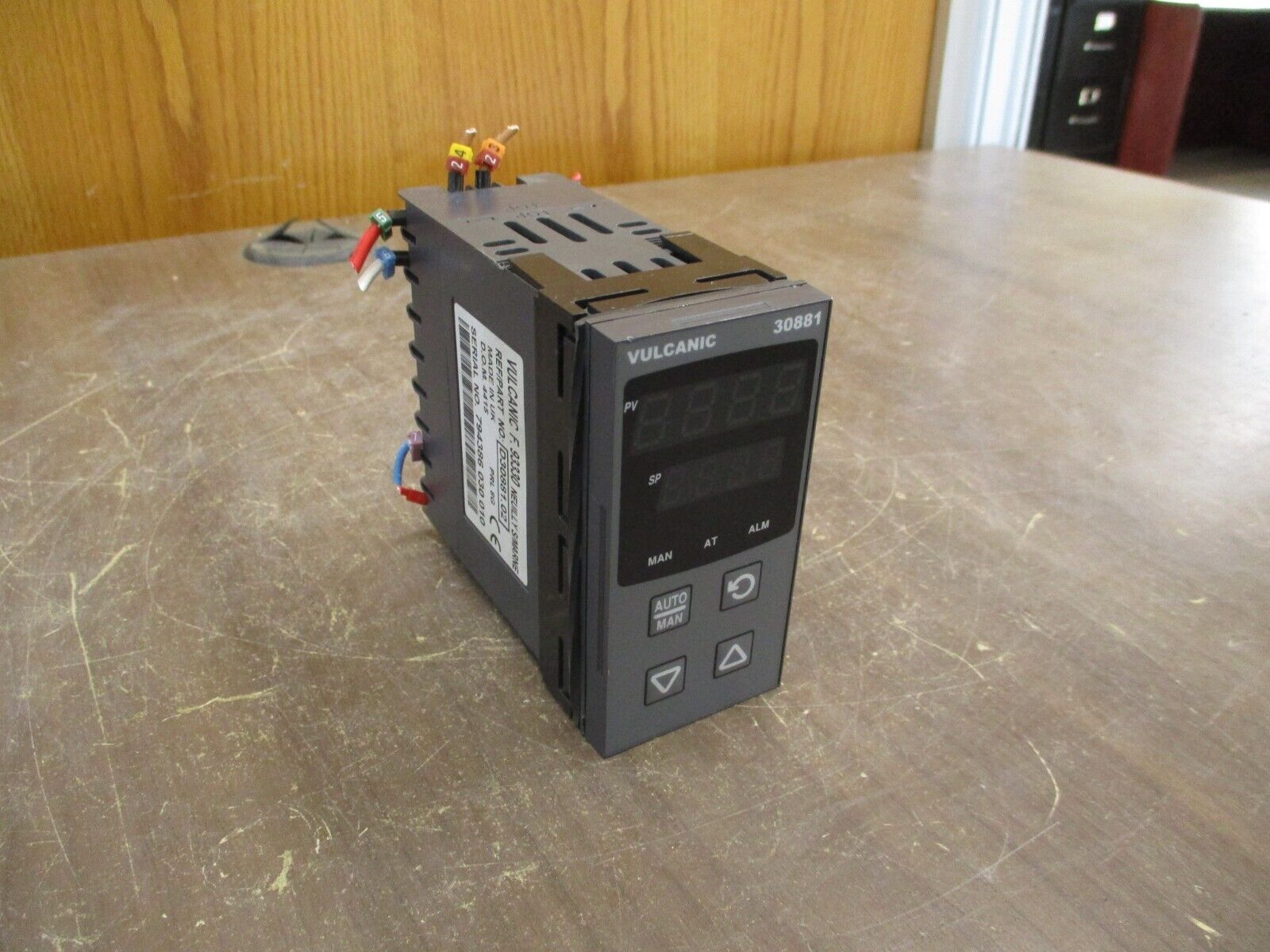 Vulcanic F.93330 Temperature Controller D30881.02 *Broken Bottom* Used