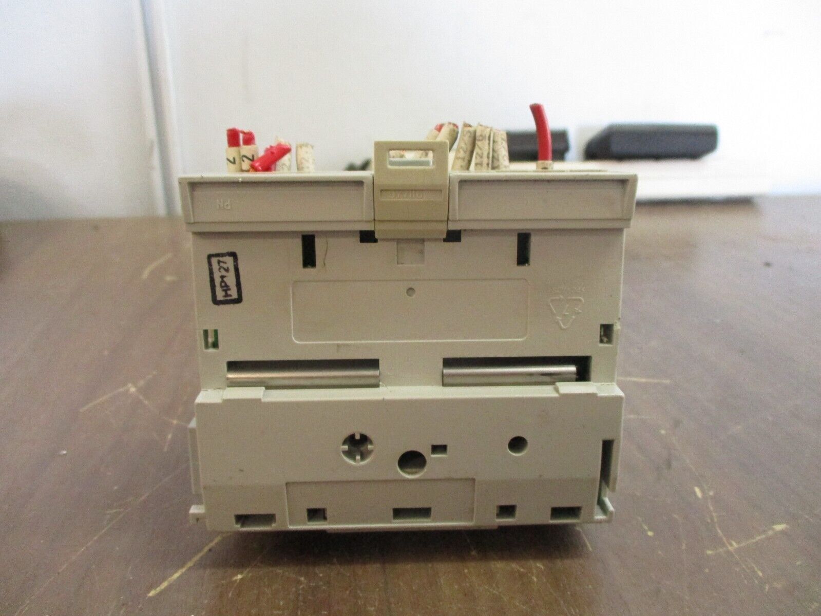 Allen-Bradley Flex I/O Input Module 1794-OA8 120VAC *Cracked* Used
