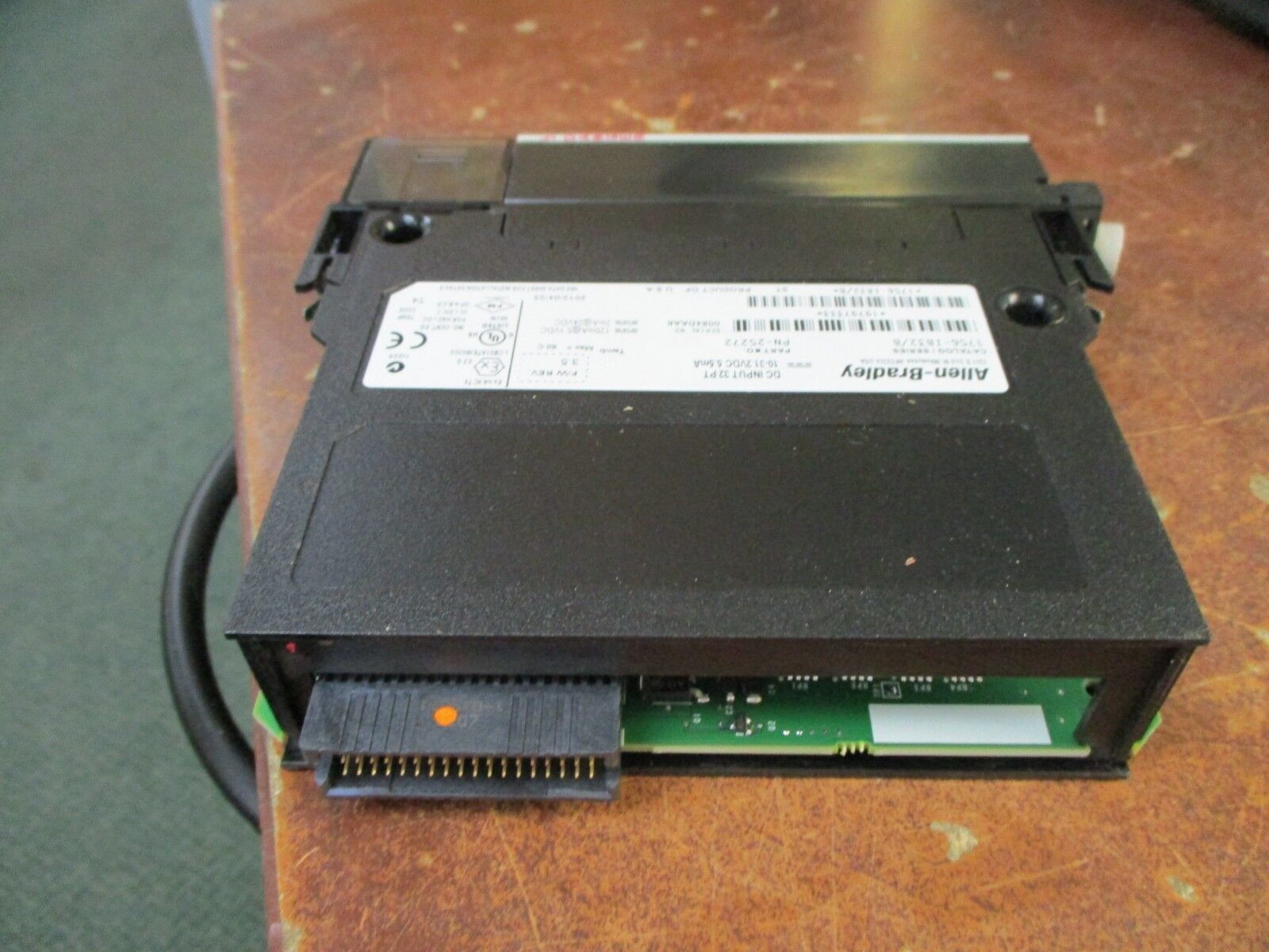 Allen-Bradley DC Output Module 1756-IB32/B F/W Rev.: 3.5 32-PT 10-31.2VDC 5.5mA