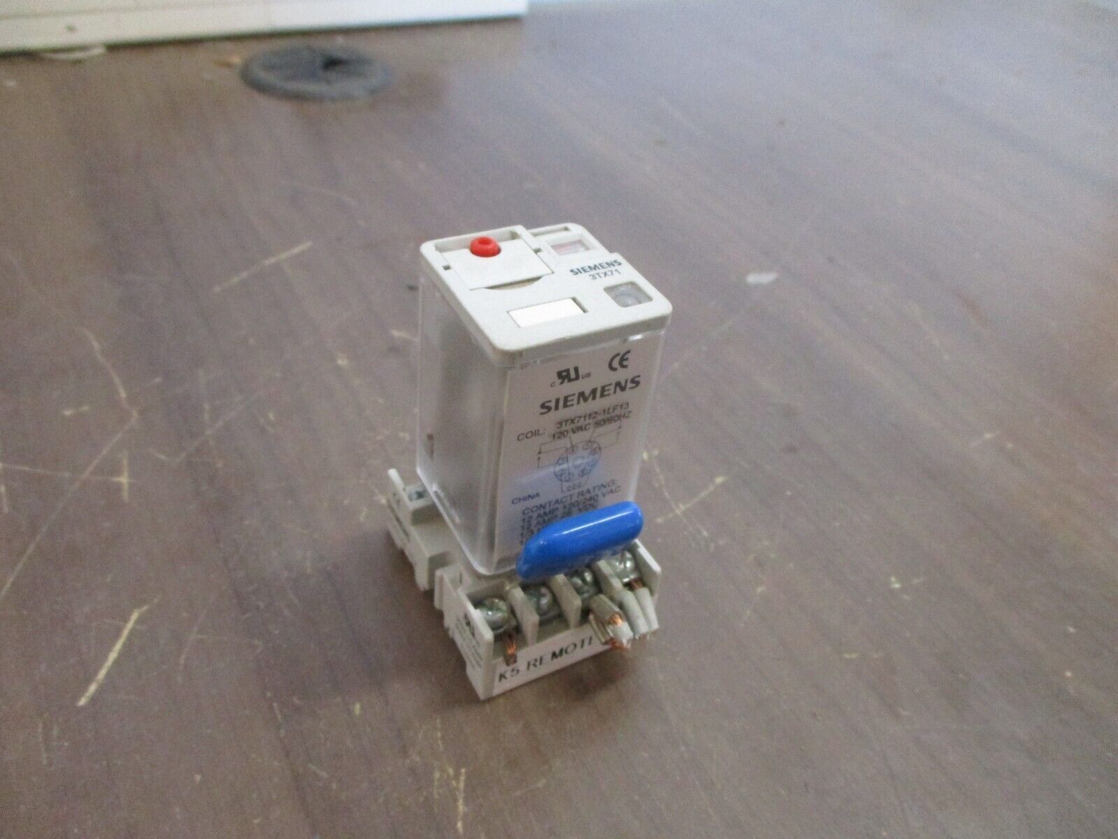 Siemens Relay 3TX7112-1LF13 120V Coil w/ Base Used