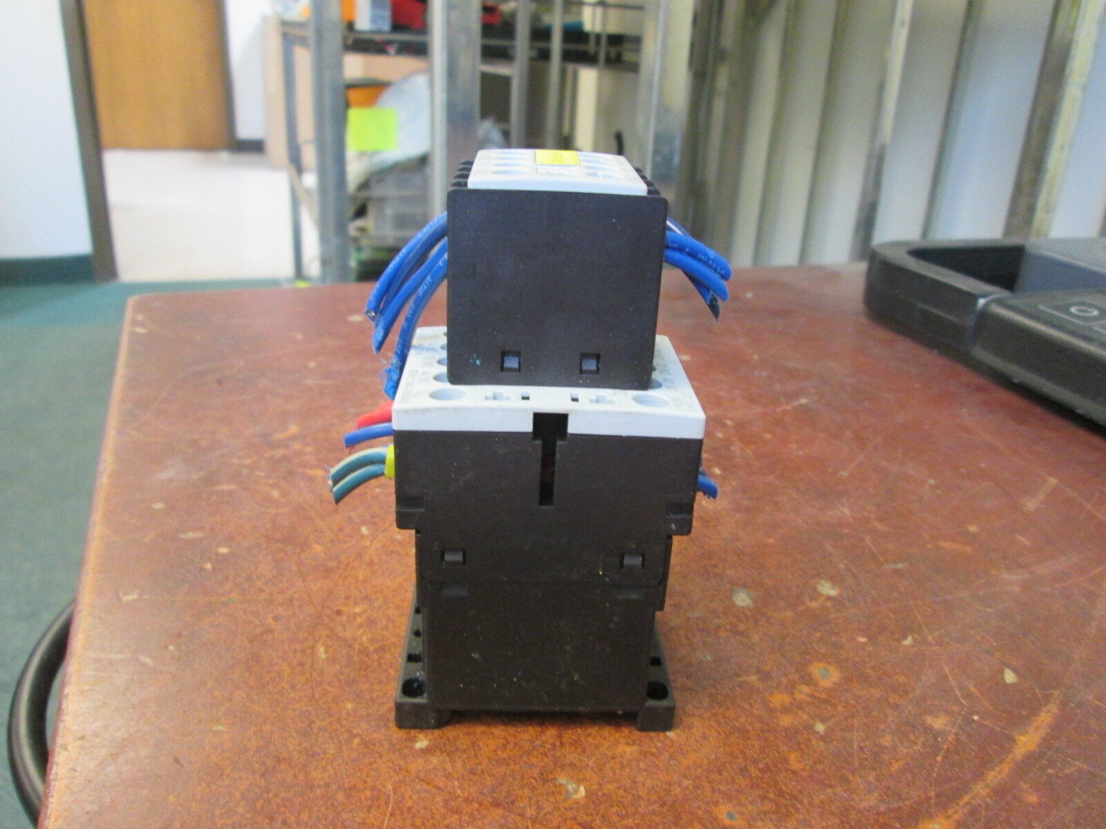 Siemens Sirius Contactor 3RH1140-1BB40 24VDC Coil 10A 600V w/Aux Contact Used