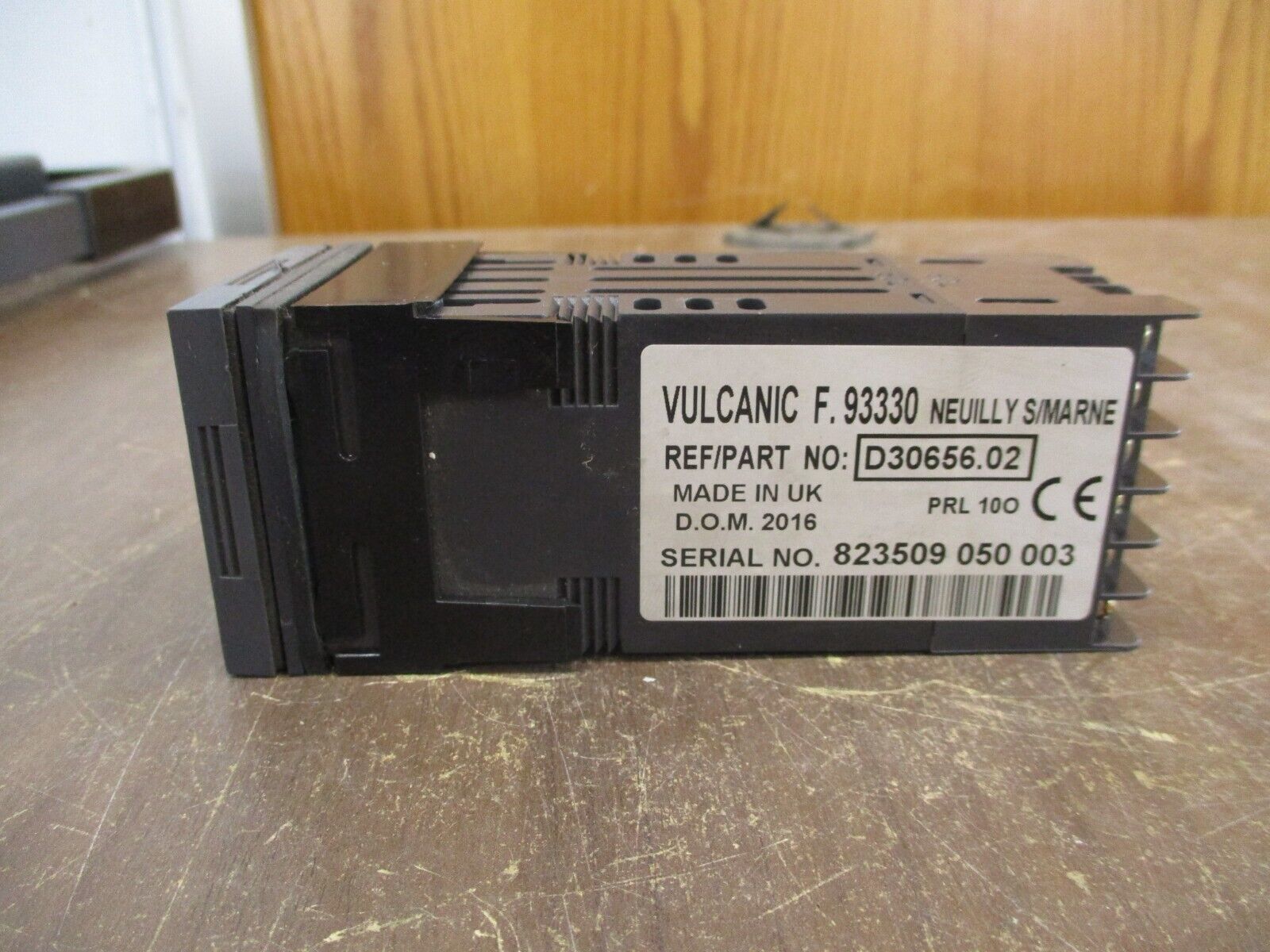 Vulcanic F.93330 Temperature Controller D30656.02 100-240VAC 50/60Hz Used