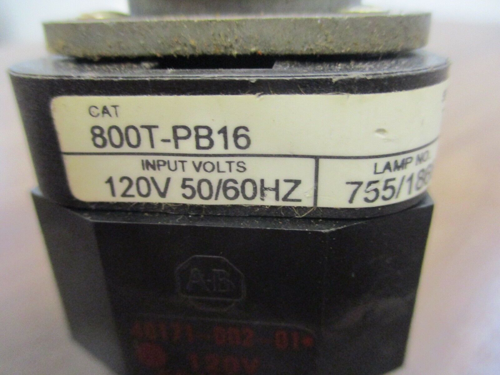 Allen-Bradley Illuminated Push Button 800T-PB16 120V 50/60Hz Red Used