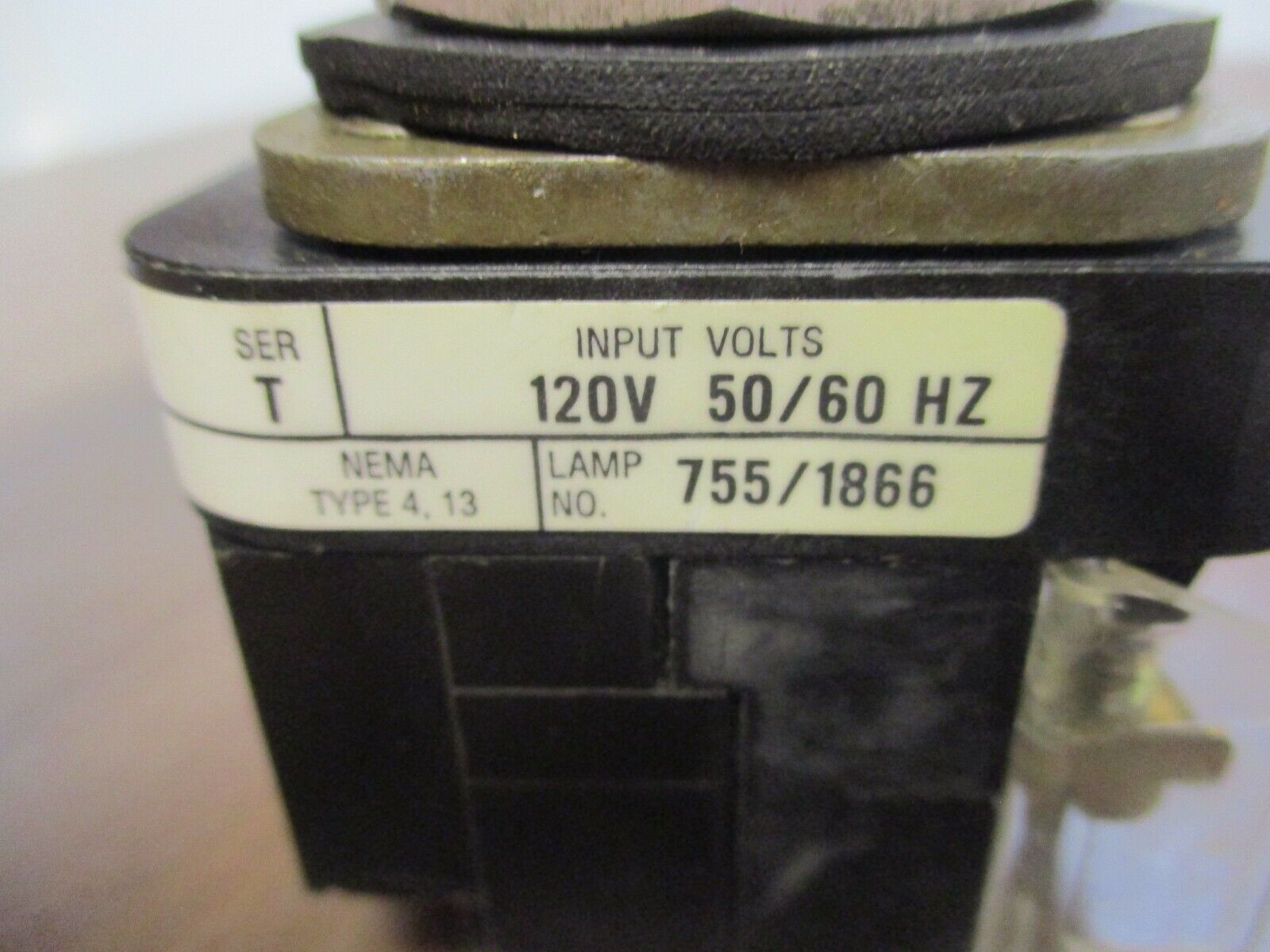 Allen-Bradley Illuminated Push Button 800T-PB16 120V 50/60Hz White Used