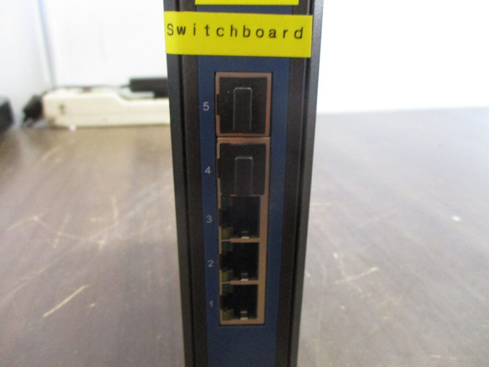 Advantech Ethernet Switch EKI-2525 5-Port Unmanaged 12-48VDC 1.5A Used
