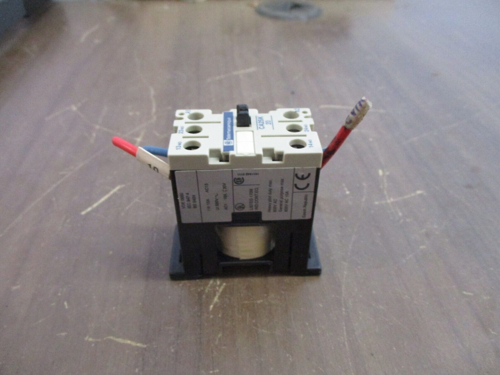 Telemecanique Contactor CA2SK 20 24V Coil 10A 600V Used