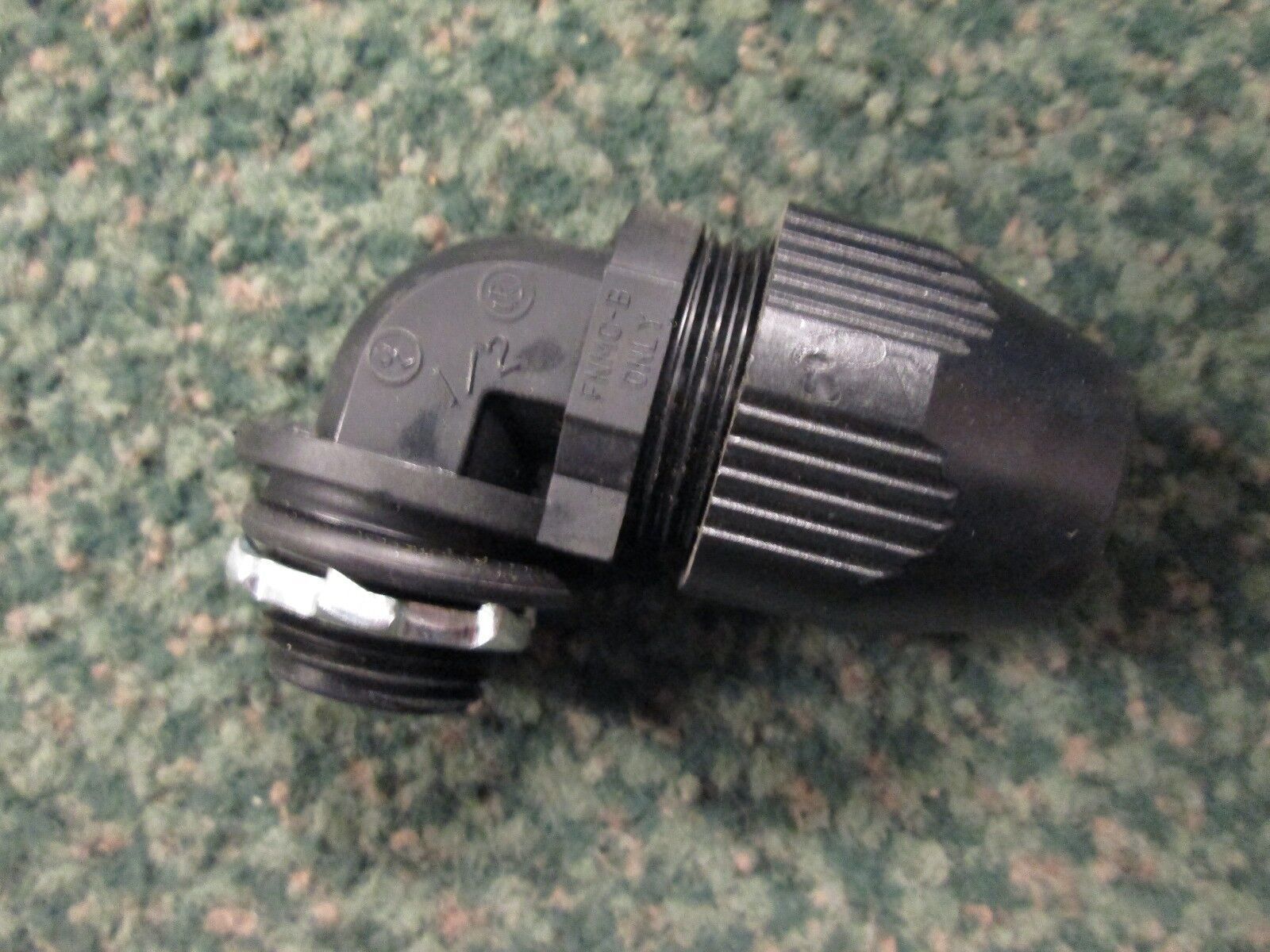 Thomas & Betts 90 Degree Liquidtight Connector LT950P Size 1/2" *Lot of 4*