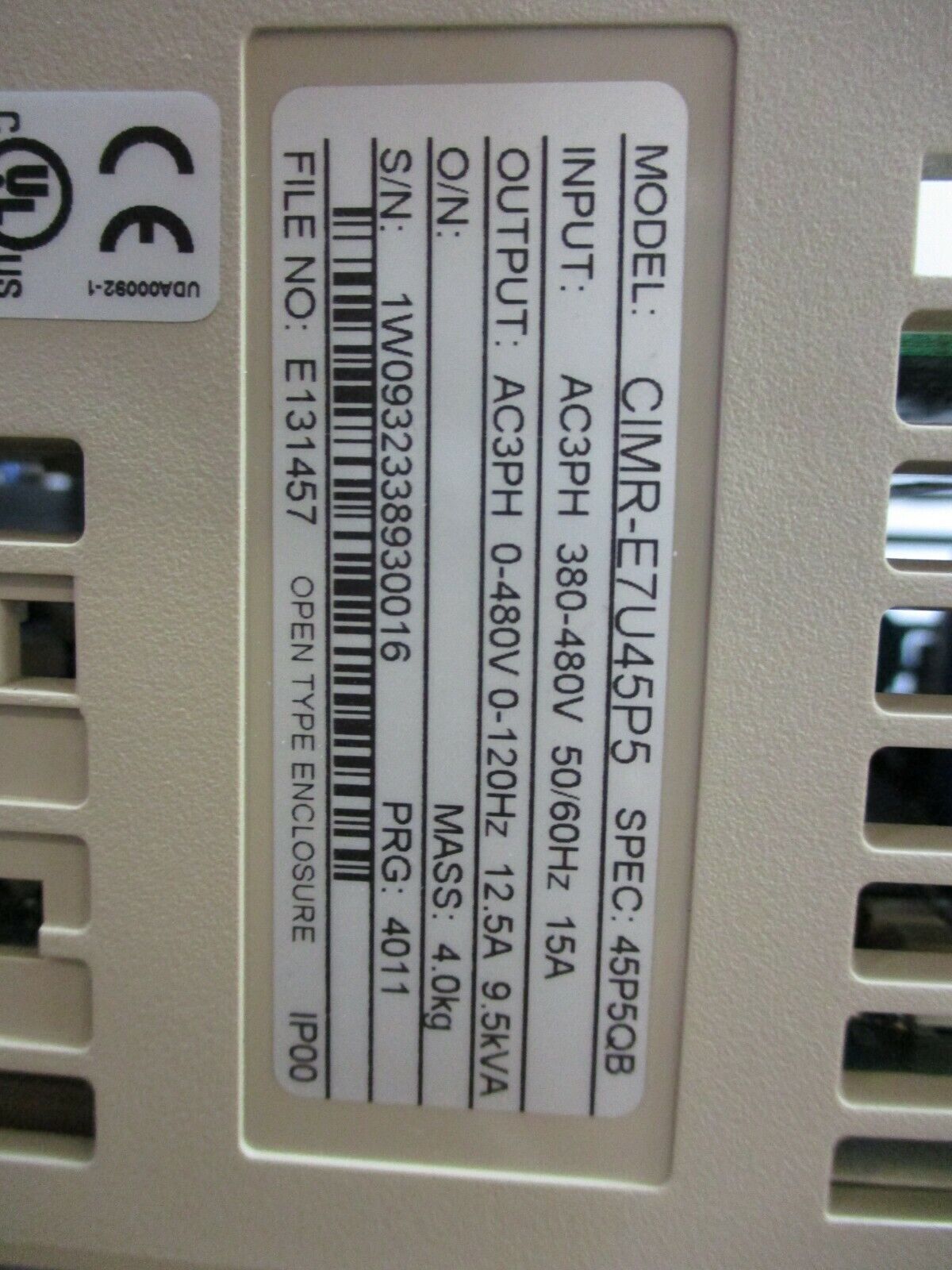 Yaskawa E7 AC Drive CIMR-E7U45P5 7.5HP 3Ph w/ Keypad *No Cover* Used