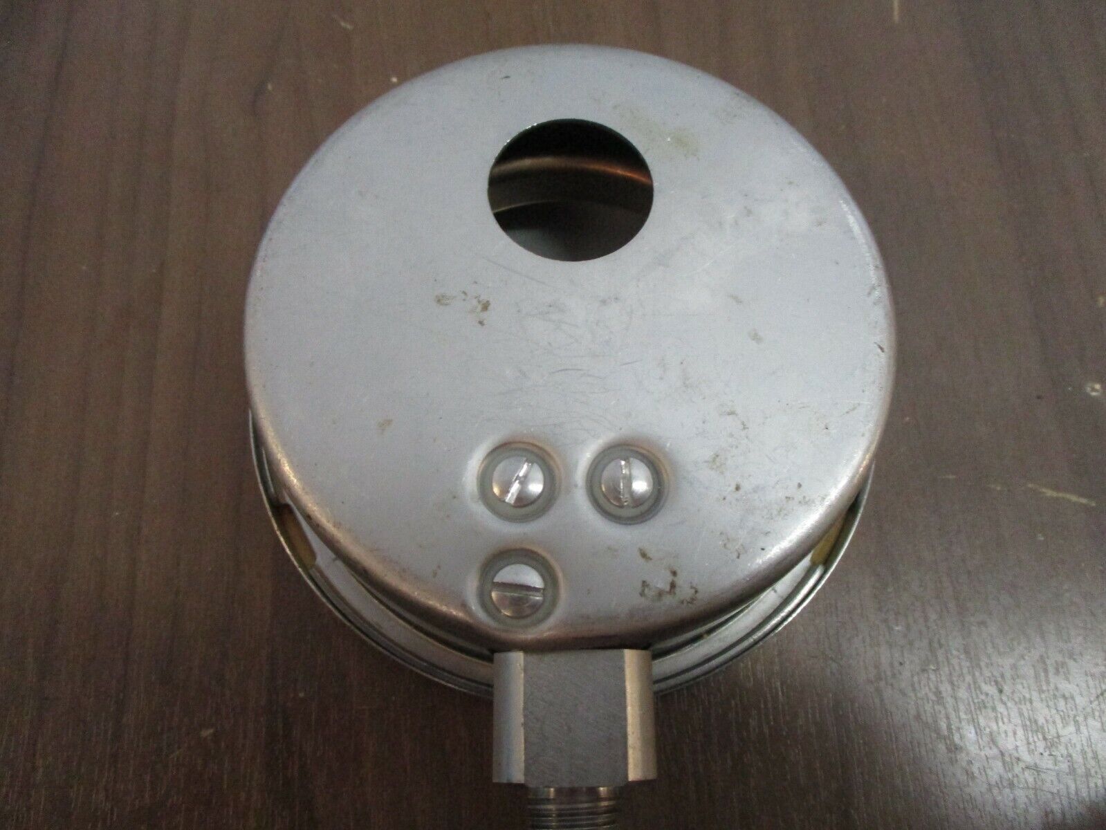 McDaniel Controls Safety-Gauge Pressure Gauge Range: 0-300PSI *Cracked* Used