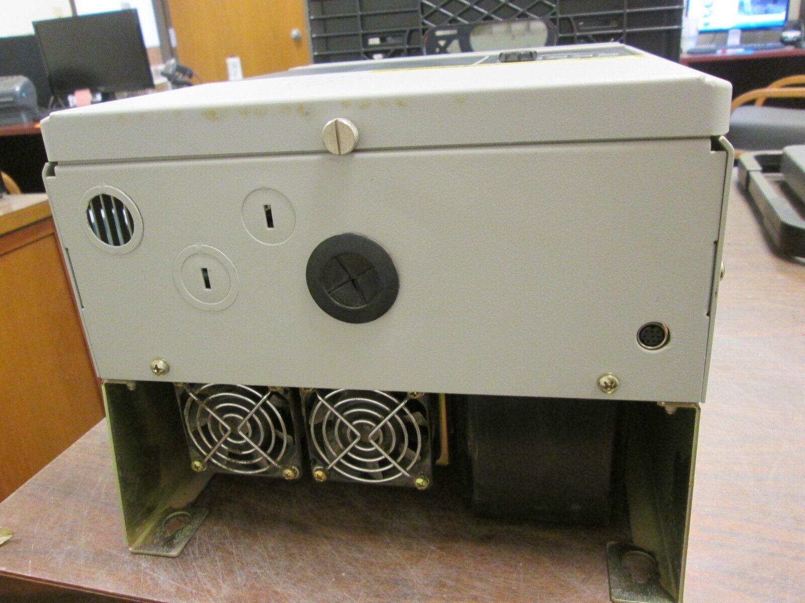 Allen-Bradley 1336 Plus II AC Drive 1336F-BRF100-AA-EN 10HP 3Ph Used