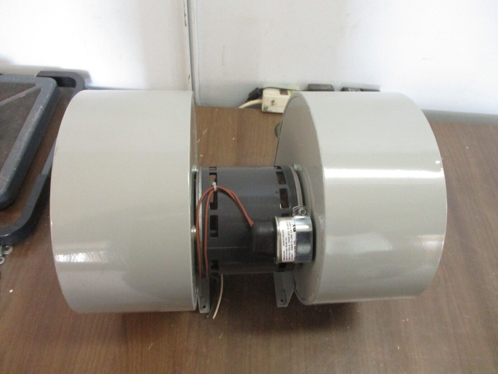 Kooltronic Dual Blower KBB67-67-102*4 Rev. 4 115V 50/60 Hz Used