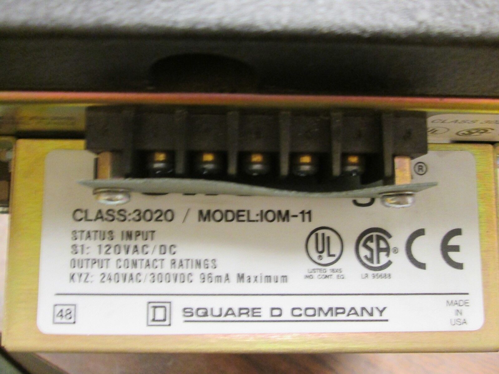Square D Power Logic Circuit Monitor 3020 CM-2250 100-264 VAC 50/60Hz Used