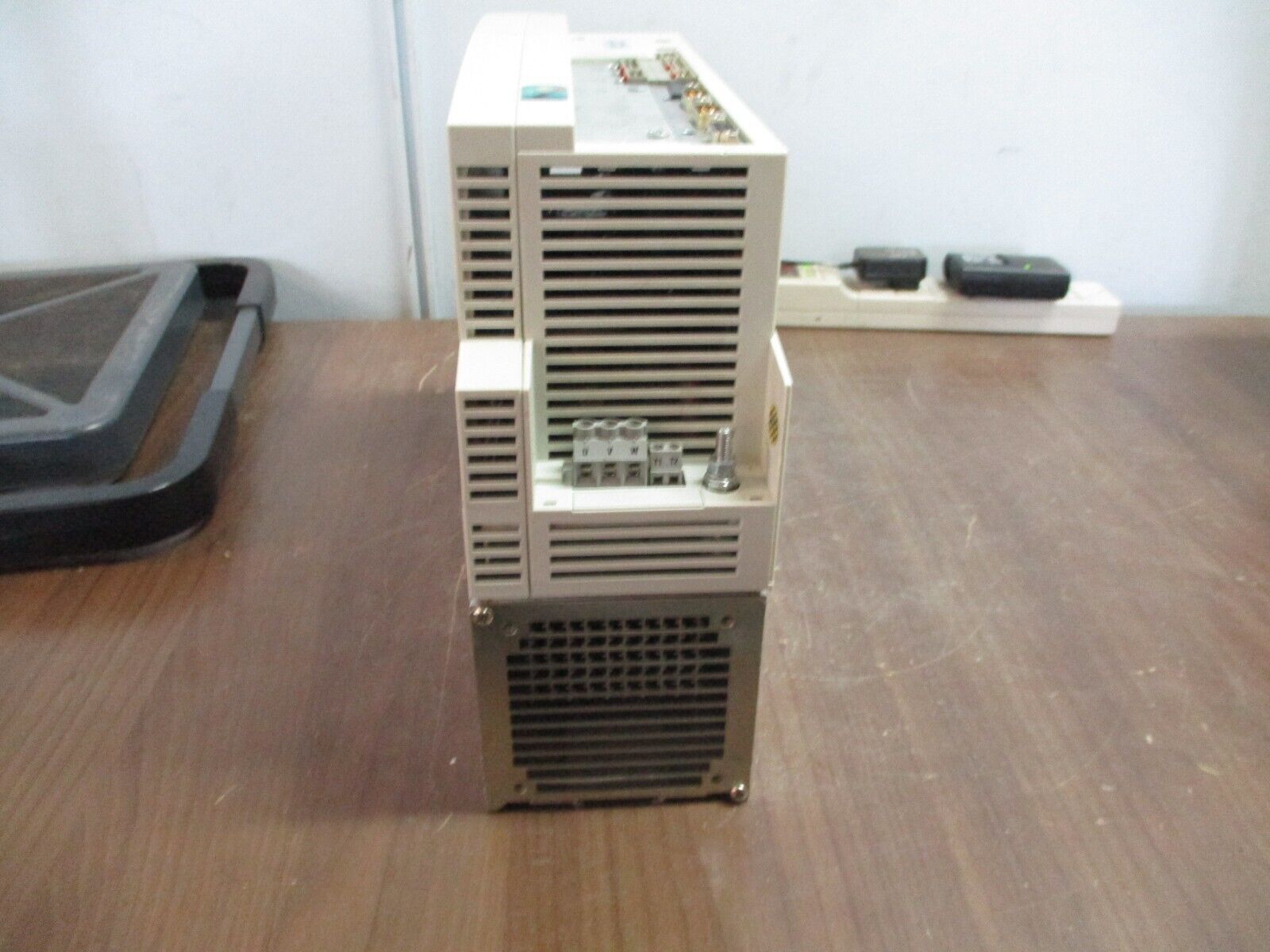 Lenze Servo Drive EVF9323-EV New Surplus