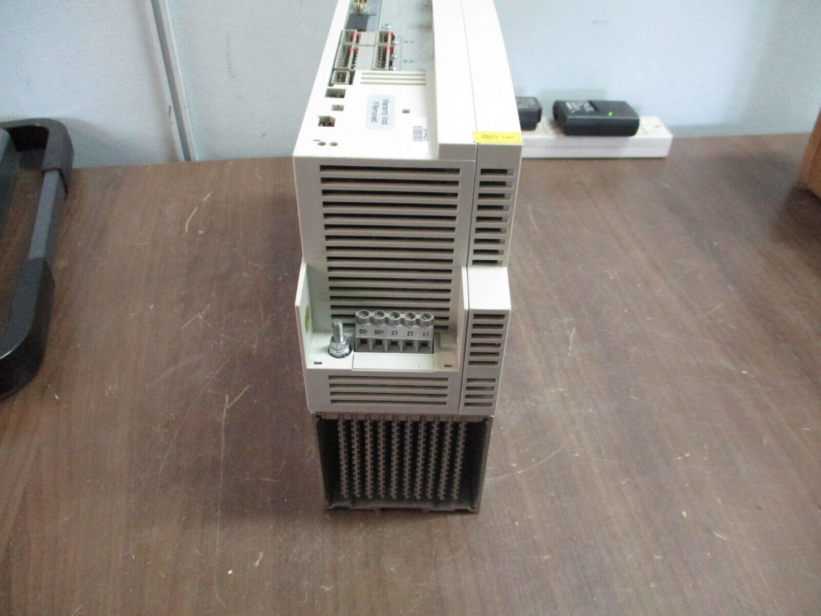 Lenze Servo Drive EVF9323-EV New Surplus